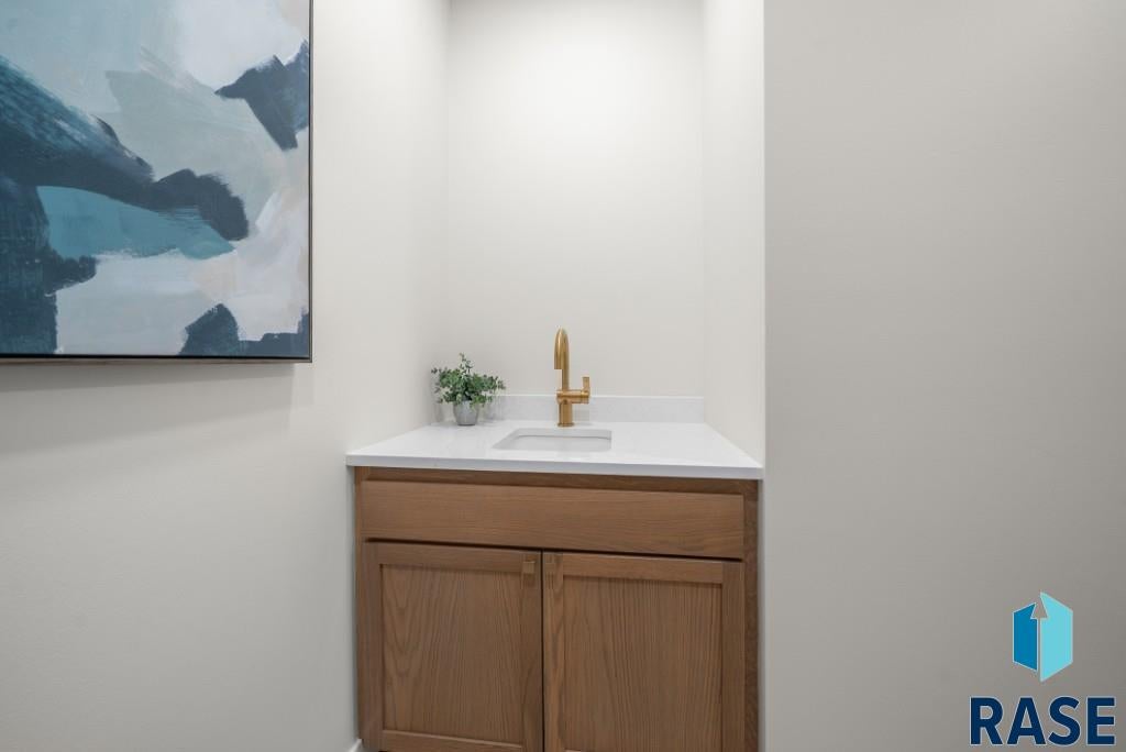 Sioux Falls, South Dakota, 57110, United States, 2 Bedrooms Bedrooms, ,2 BathroomsBathrooms,Residential,For Sale,2005980