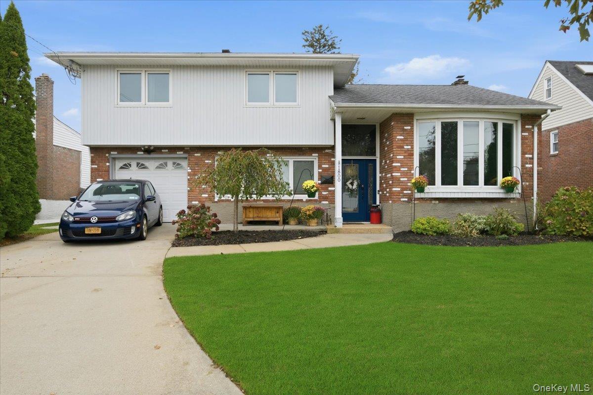 Merrick, New York, 11566, United States, 3 Bedrooms Bedrooms, ,3 BathroomsBathrooms,Residential,For Sale,1986518