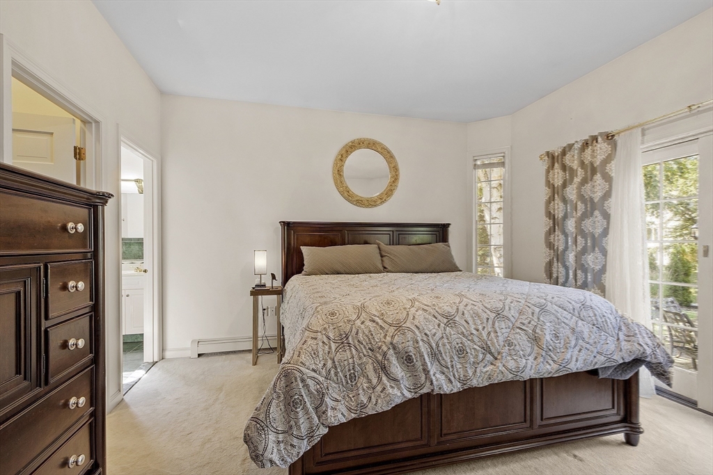 Middleton, Massachusetts, 01949, United States, 4 Bedrooms Bedrooms, ,4 BathroomsBathrooms,Residential,For Sale,1981147