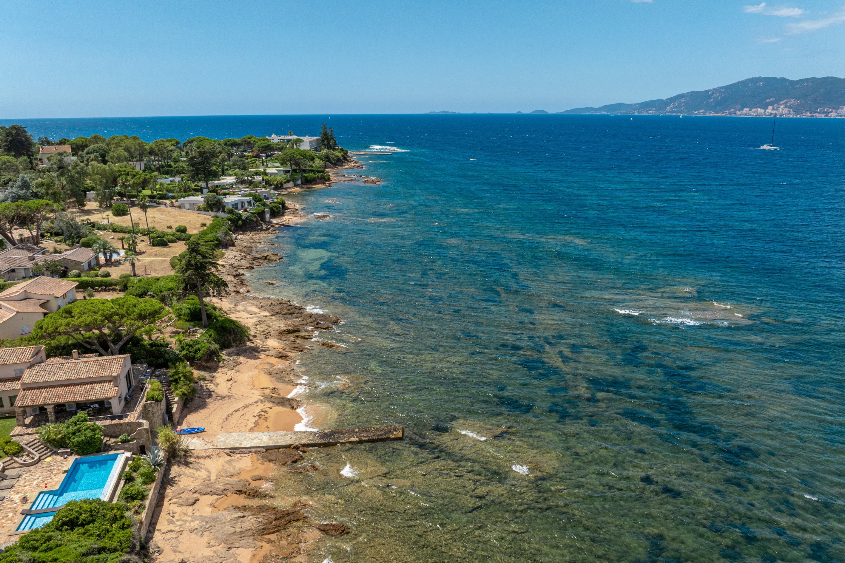  For sale : Luxury villa with dependence, sandy beaches on foot - Porticcio, Gul… - 物件實景
