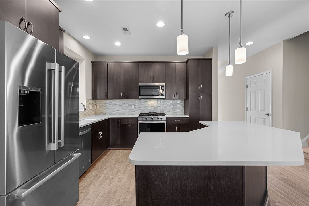 Ohio Twp, Pennsylvania, 15237, United States, 2 Bedrooms Bedrooms, ,3 BathroomsBathrooms,Residential,For Sale,1984724