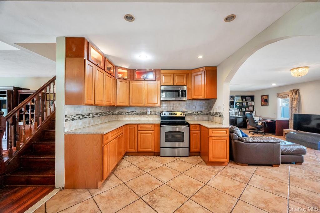 Shelter Ln, Levittown, NY 11756 #1