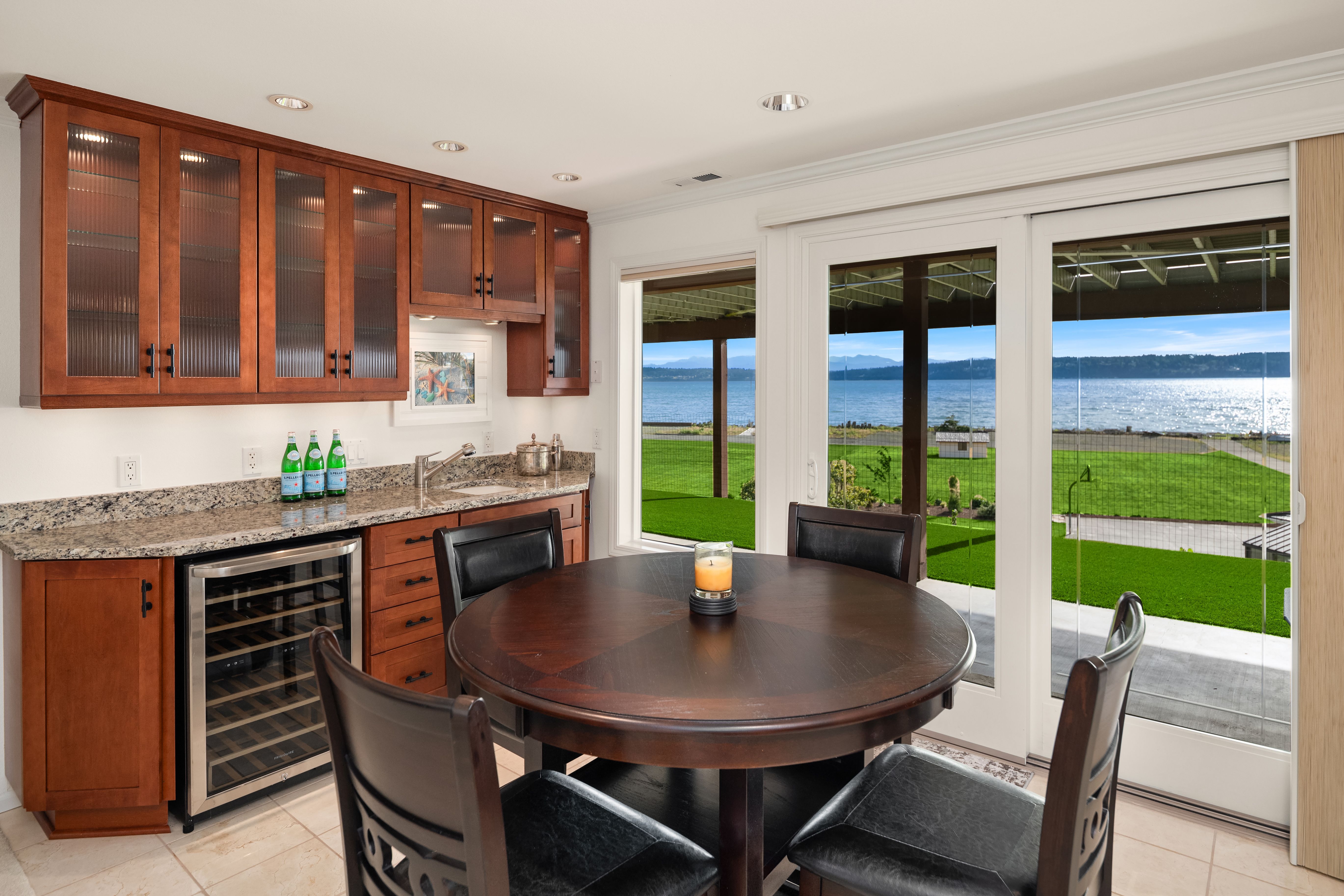  2106 Breezy Point Rd, Camano, WA 98282 - 物件實景