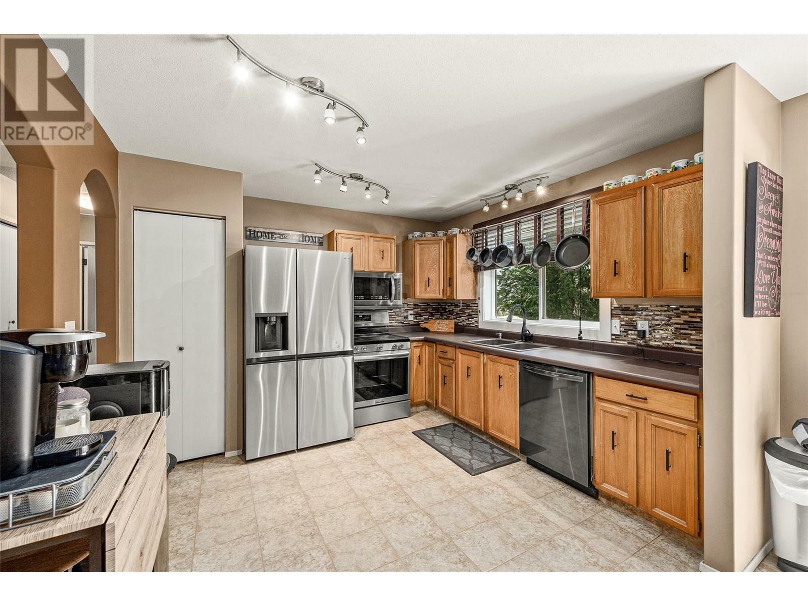 WEST KELOWNA, British Columbia, V4T 1B8, CA, 3 Bedrooms Bedrooms, ,2 BathroomsBathrooms,Residential,For Sale,1859691