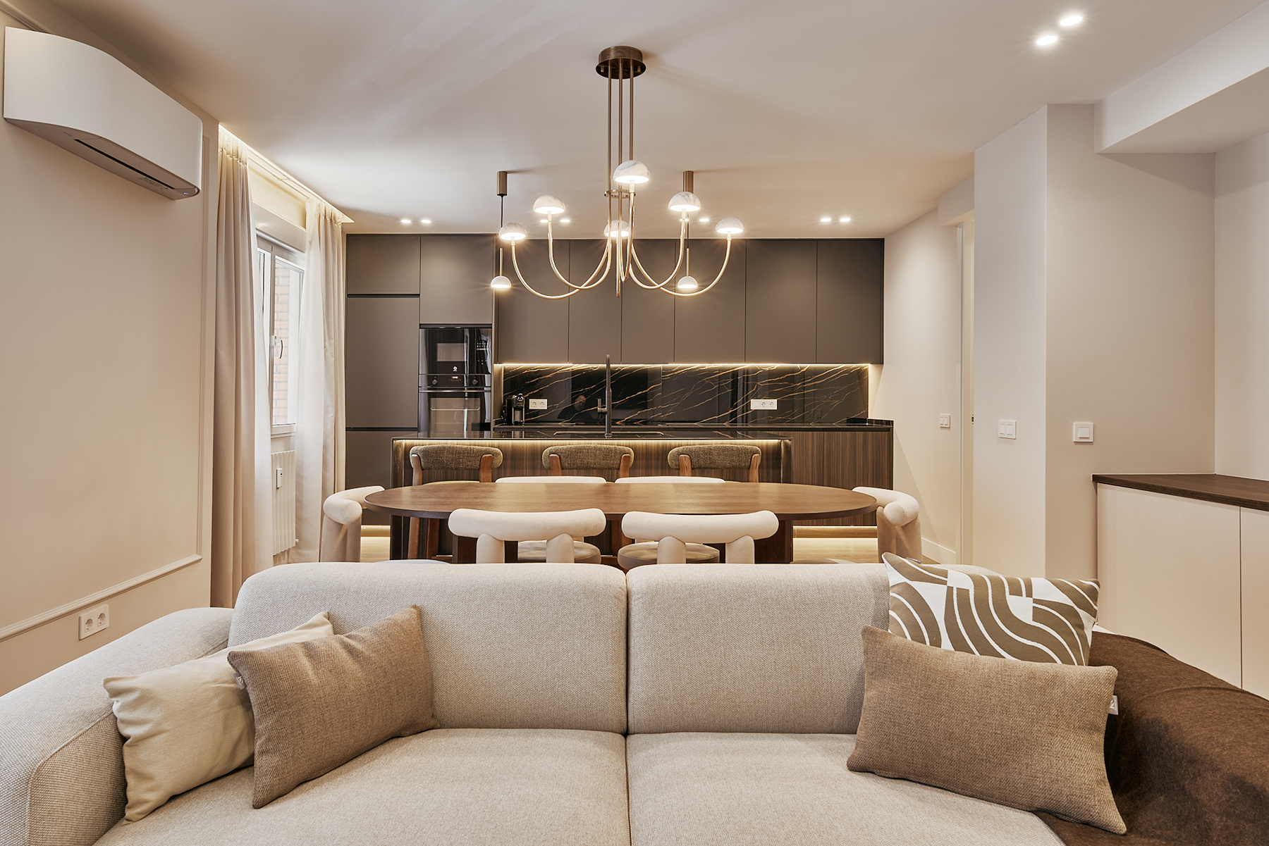  3-bedroom flat with balcony in Salamanca - 物件實景