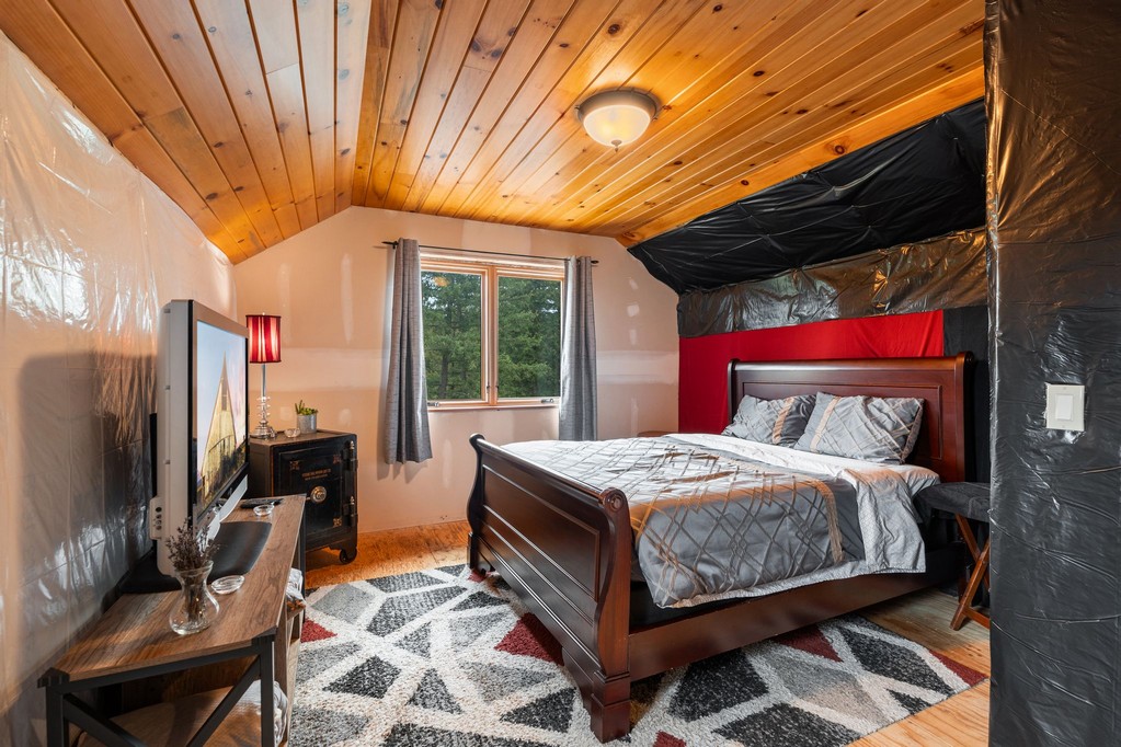 Bonners Ferry, Idaho, 83805, United States, 3 Bedrooms Bedrooms, ,4 BathroomsBathrooms,Residential,For Sale,1984473