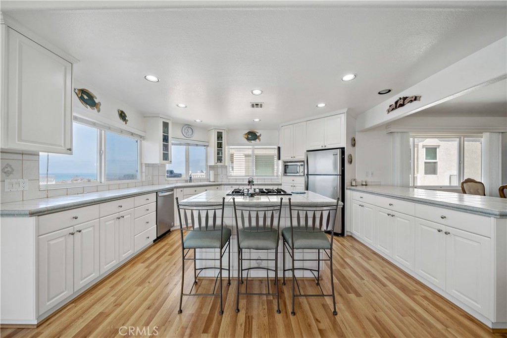 Carlsbad, California, 92011, United States, 2 Bedrooms Bedrooms, ,2 BathroomsBathrooms,Residential,For Sale,1977737