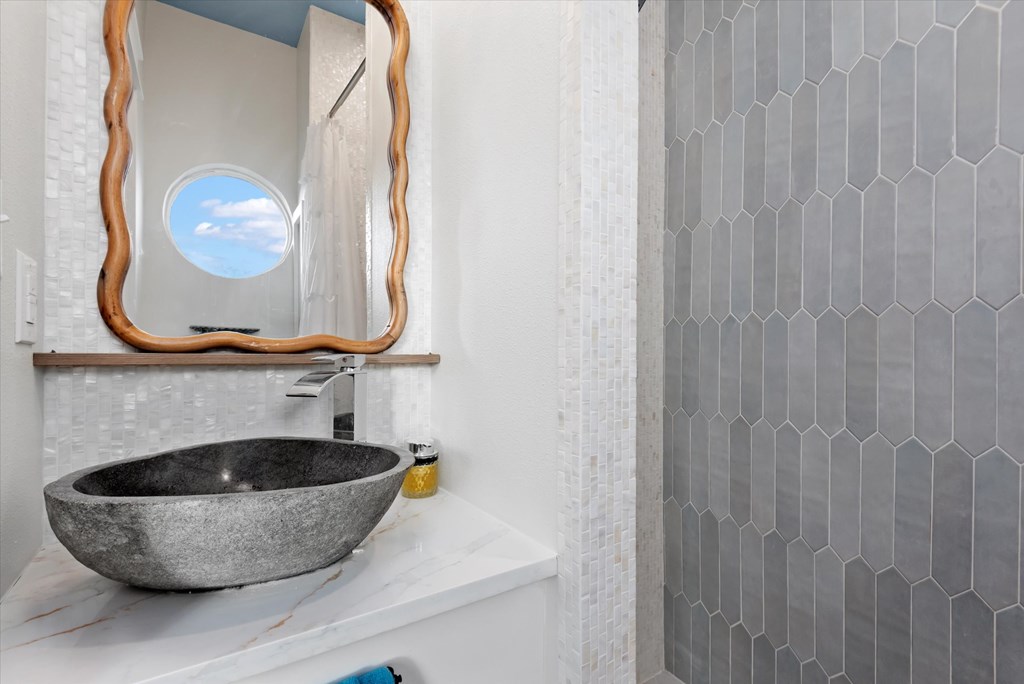 Gilchrist, Texas, 77617, United States, 3 Bedrooms Bedrooms, ,3 BathroomsBathrooms,Residential,For Sale,1978156