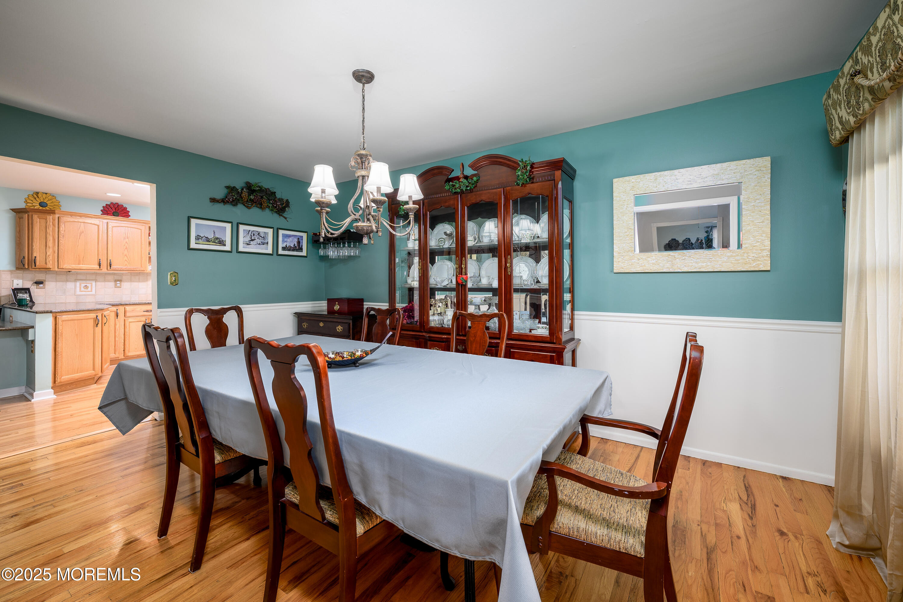 Manalapan, New Jersey, 07726, United States, 4 Bedrooms Bedrooms, ,3 BathroomsBathrooms,Residential,For Sale,2003393