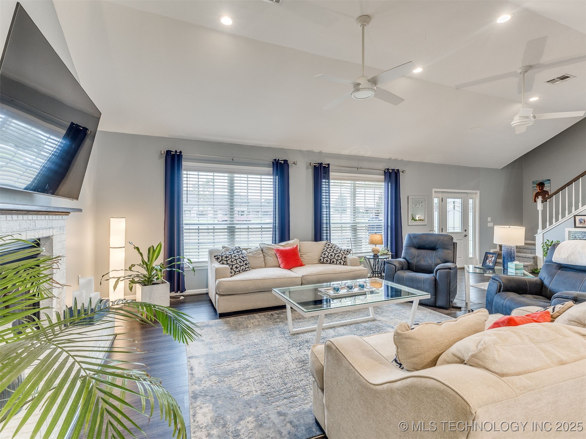 Mounds, Oklahoma, 74047, United States, 4 Bedrooms Bedrooms, ,4 BathroomsBathrooms,Residential,For Sale,1985246