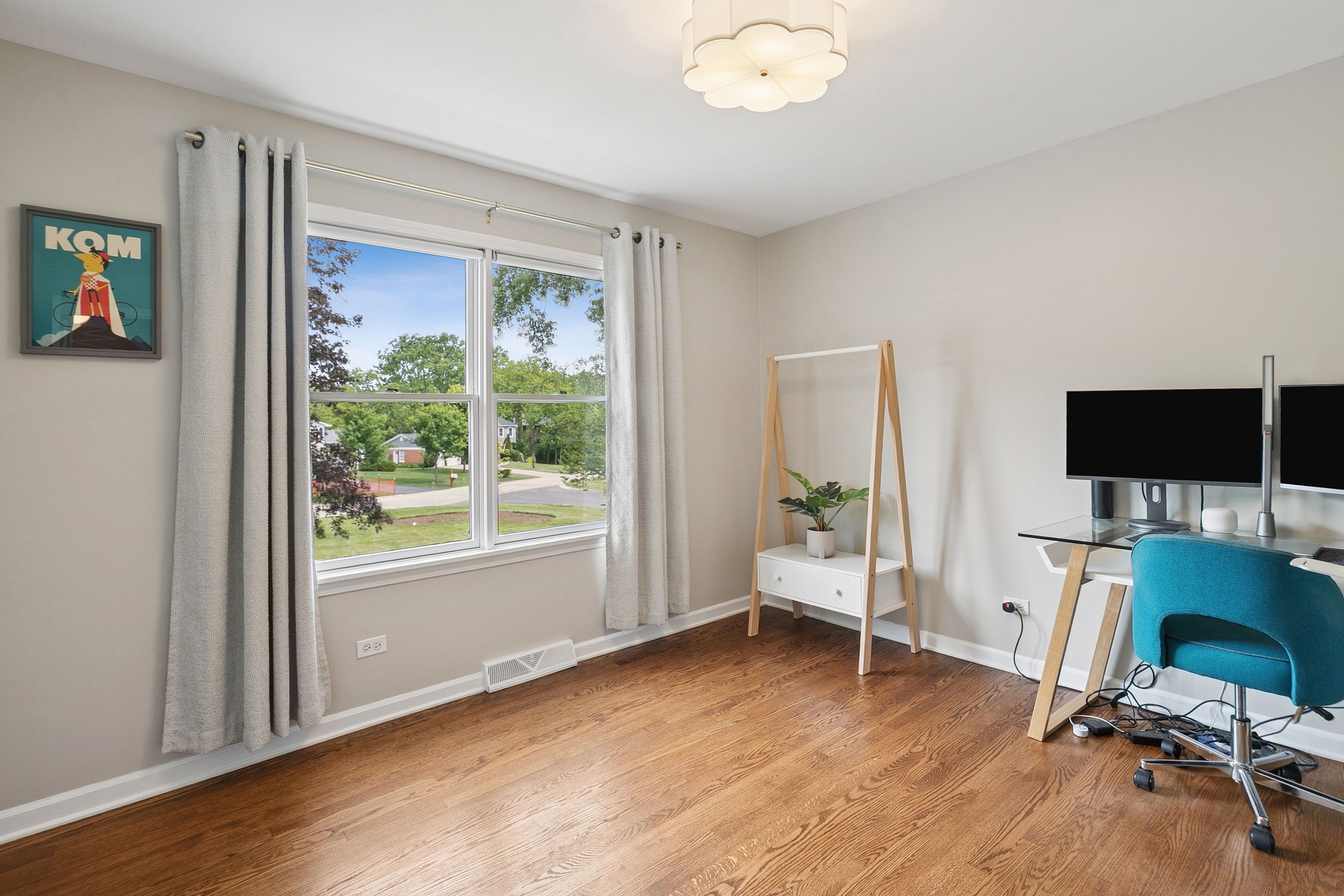  Timeless Charm with Extensive Modern Upgrades and an Unbeatable Lifestyle - 物件實景