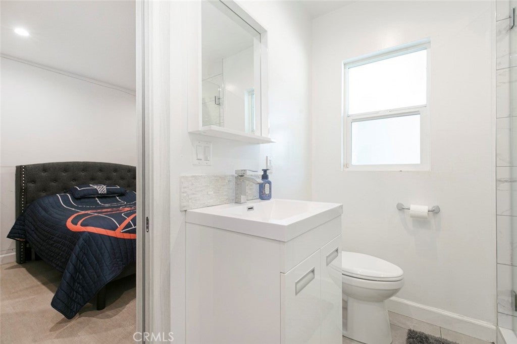 Valley Glen, California, 91405, United States, 3 Bedrooms Bedrooms, ,3 BathroomsBathrooms,Residential,For Sale,1938846