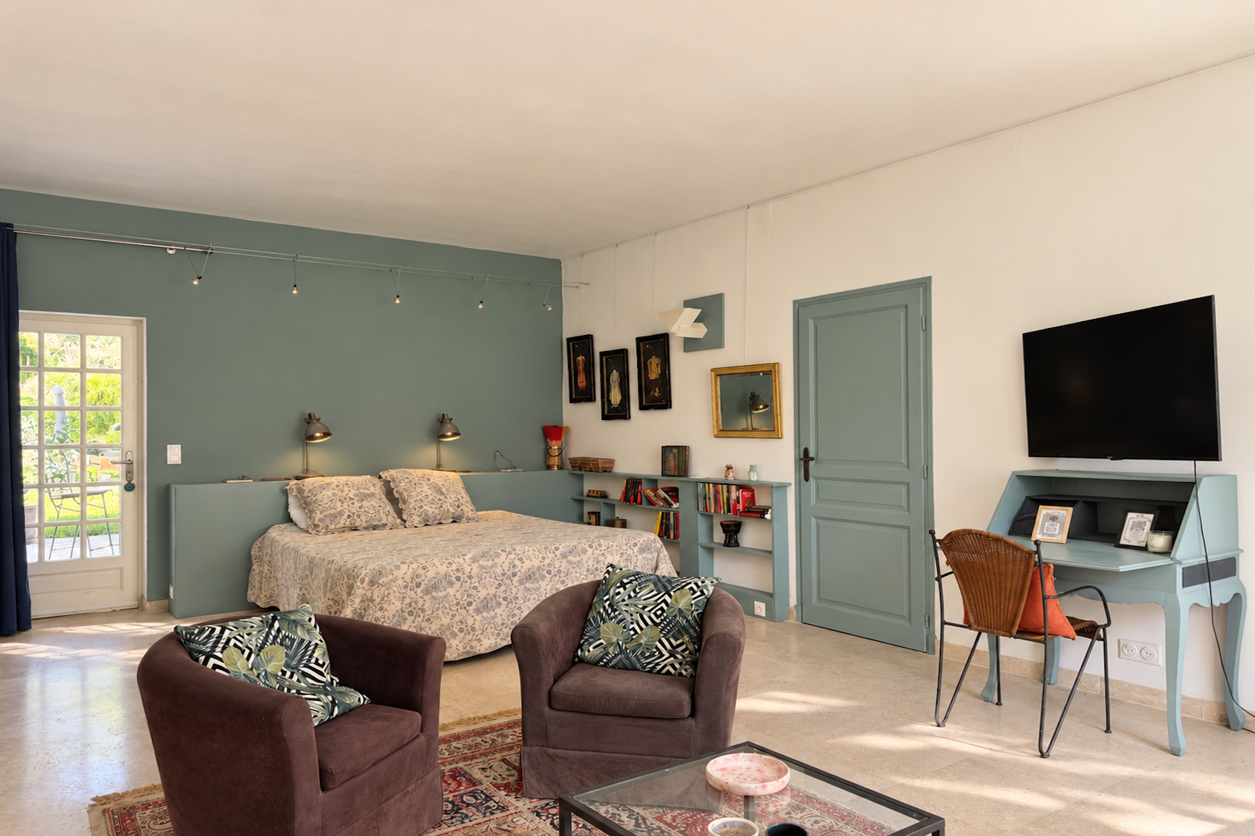  35 Minutes from Uzès – Charming 510 sqm Provençal Farmhouse Set Within 1.8 Hect… - 物件實景