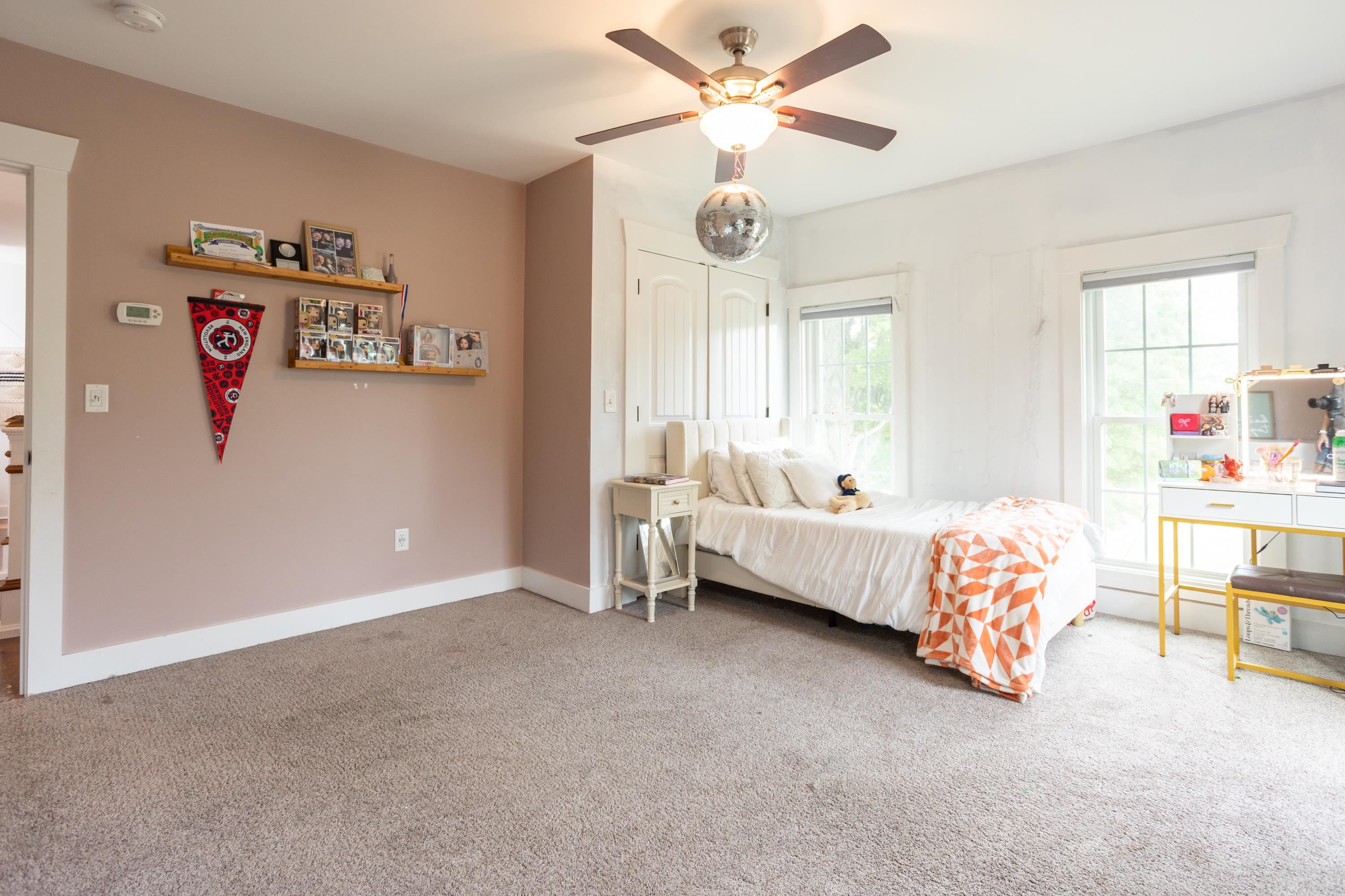Hollis, New Hampshire, 03049, United States, 4 Bedrooms Bedrooms, ,4 BathroomsBathrooms,Residential,For Sale,1895545