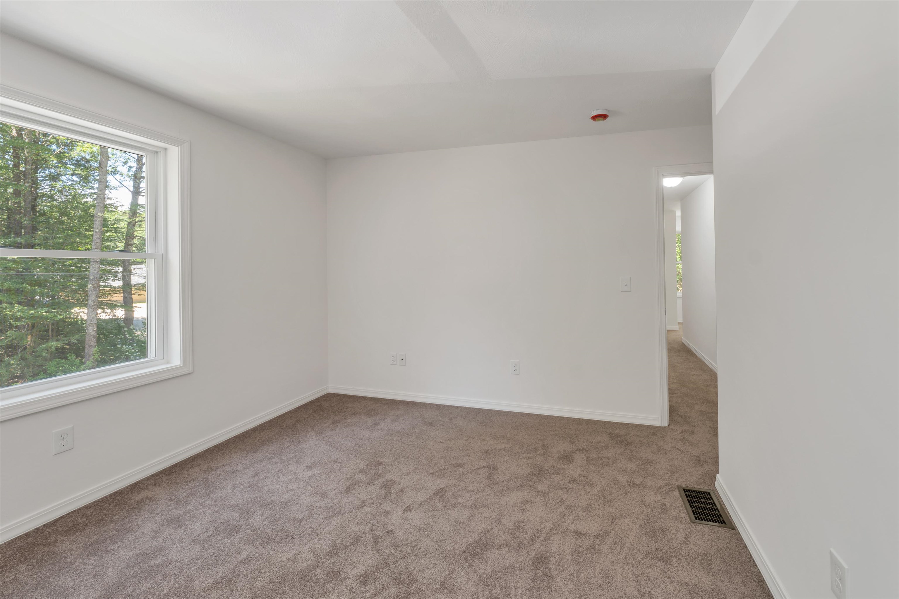 Bennington, New Hampshire, 03442, United States, 3 Bedrooms Bedrooms, ,2 BathroomsBathrooms,Residential,For Sale,1898255