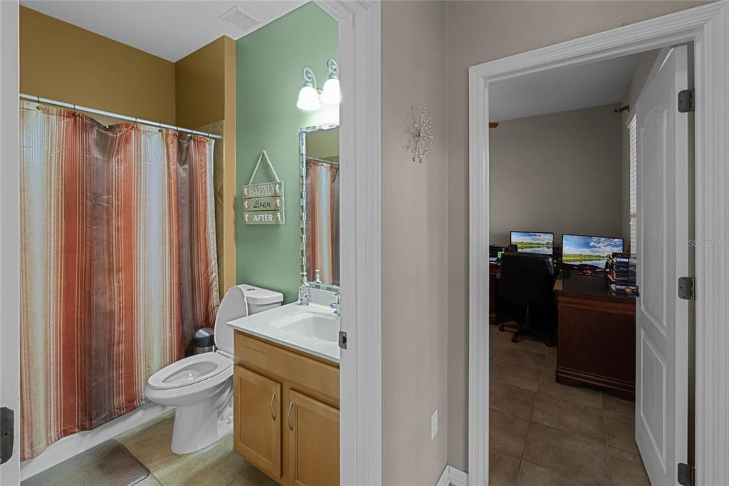 Oviedo, Florida, 32765, United States, 6 Bedrooms Bedrooms, ,5 BathroomsBathrooms,Residential,For Sale,1857503