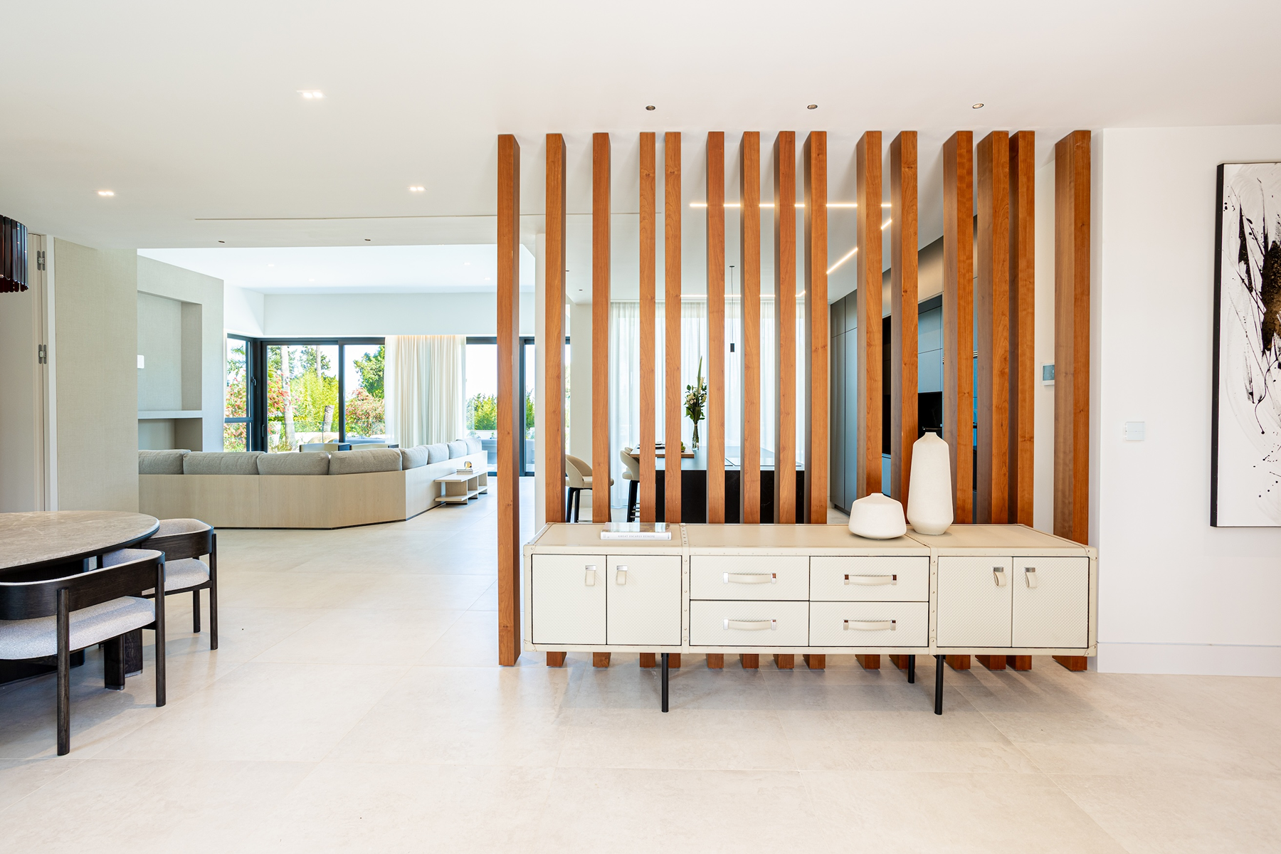  South-facing villa with expansive garden near El Paraíso Golf - 物件實景