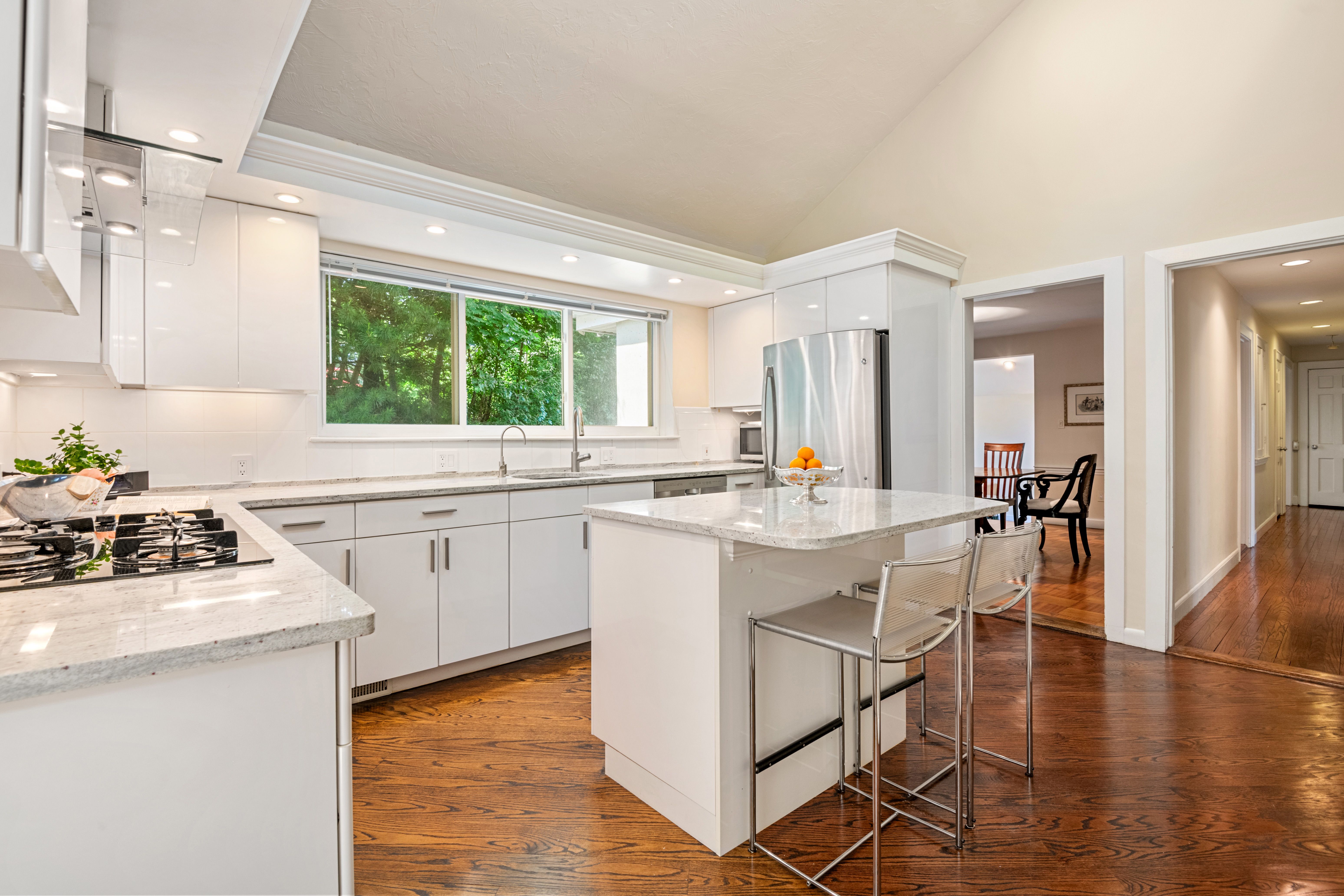  6 Wareland Road, Wellesley, MA, 02481 - 物件實景
