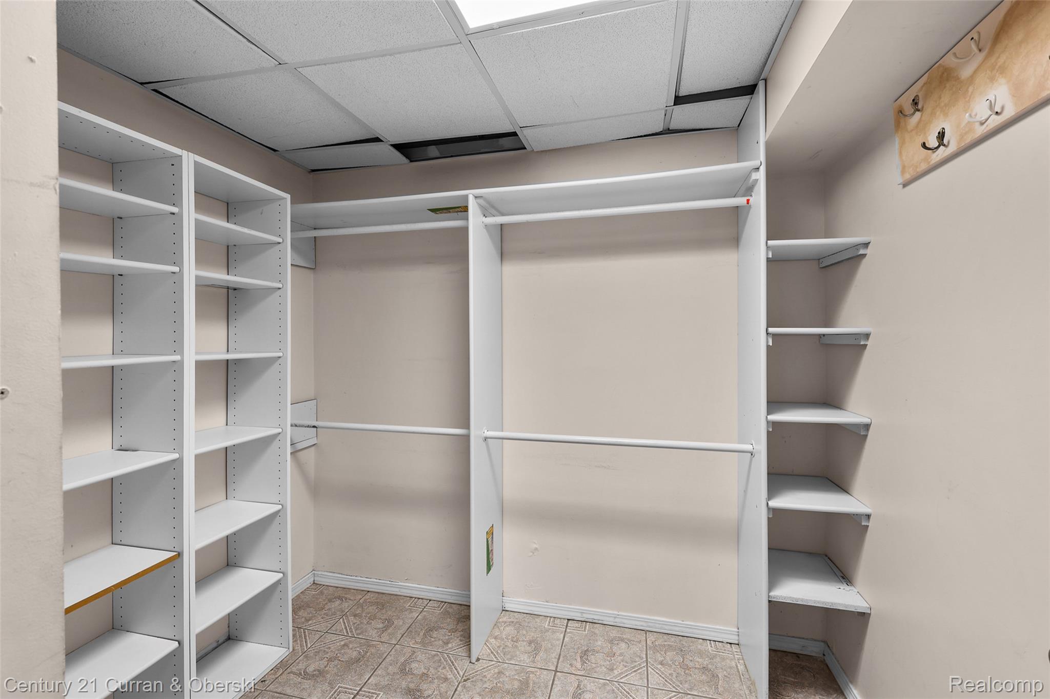 Dearborn, Michigan, 48126, United States, 4 Bedrooms Bedrooms, ,4 BathroomsBathrooms,Residential,For Sale,1974574