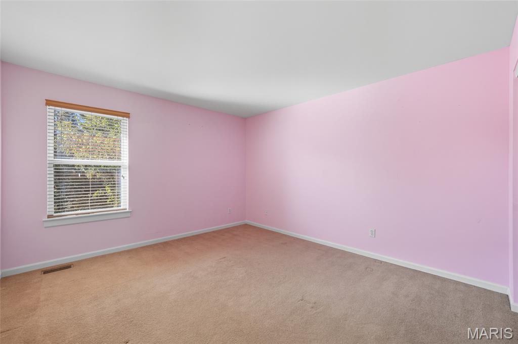 Eureka, Missouri, 63025, United States, 4 Bedrooms Bedrooms, ,3 BathroomsBathrooms,Residential,For Sale,1955087