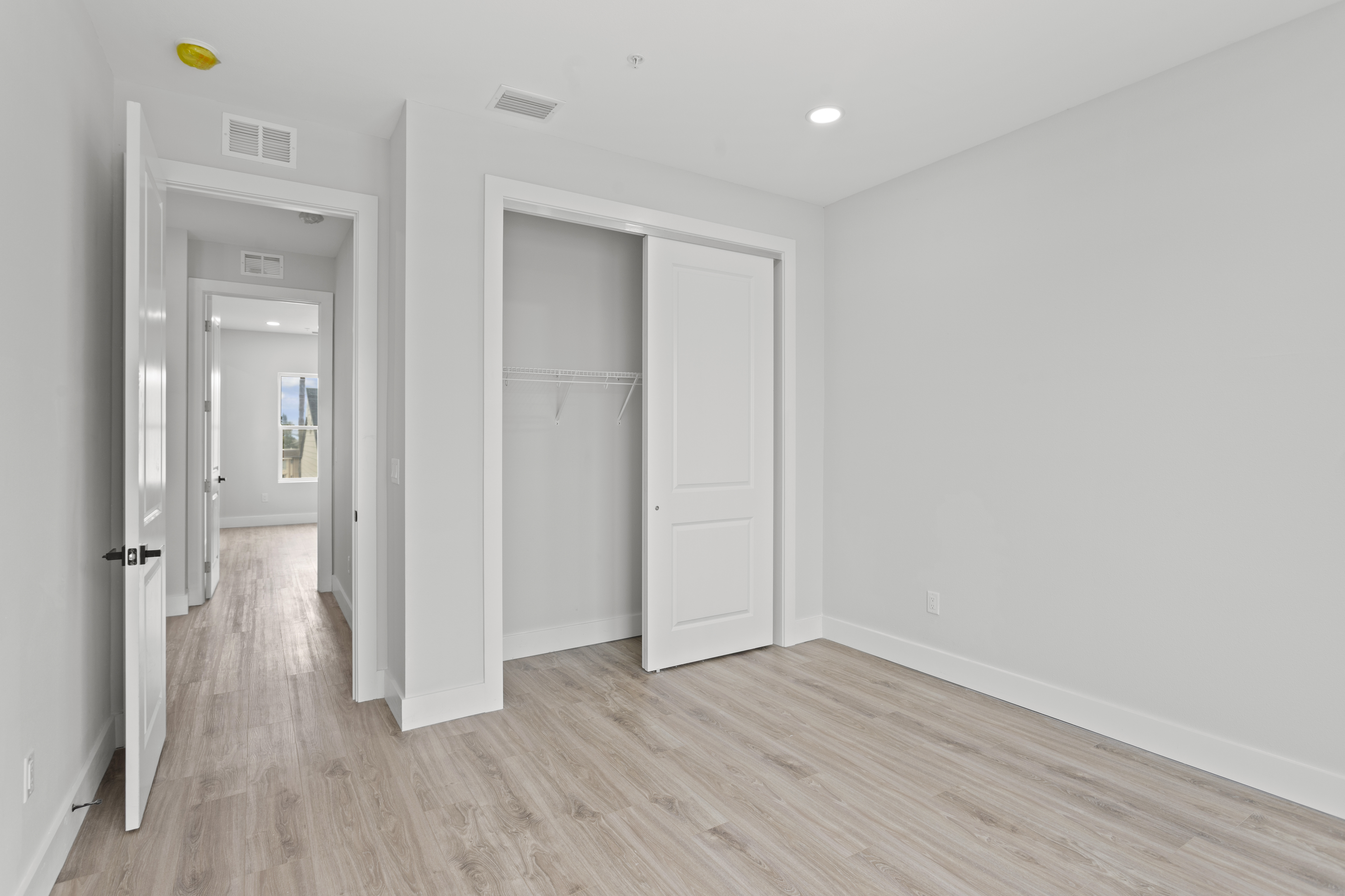 11605 1st St E # 6, Treasure Island, Florida, 33706, United States, 5 Bedrooms Bedrooms, ,4 BathroomsBathrooms,Residential,For Sale,11605 1st St E # 6,1423678