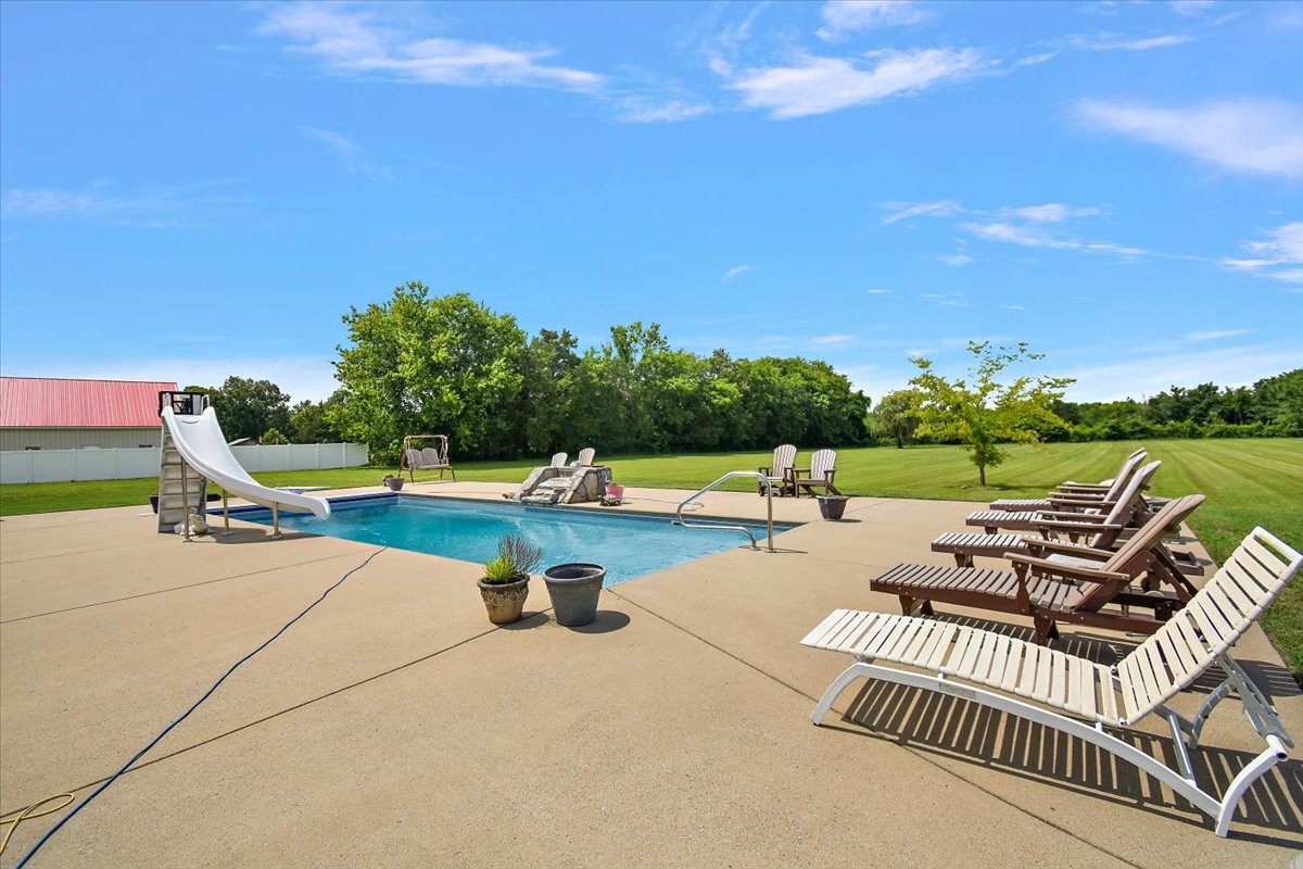 Bell Buckle, Tennessee, 37020, United States, 3 Bedrooms Bedrooms, ,3 BathroomsBathrooms,Residential,For Sale,1898483