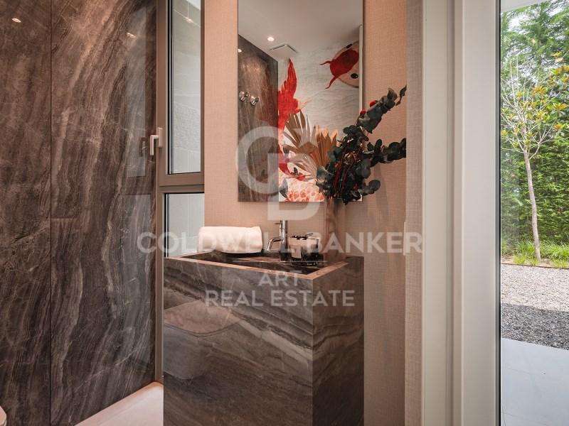 Estepona, Andalusia, ES, 5 Bedrooms Bedrooms, ,5 BathroomsBathrooms,Residential,For Sale,1826458