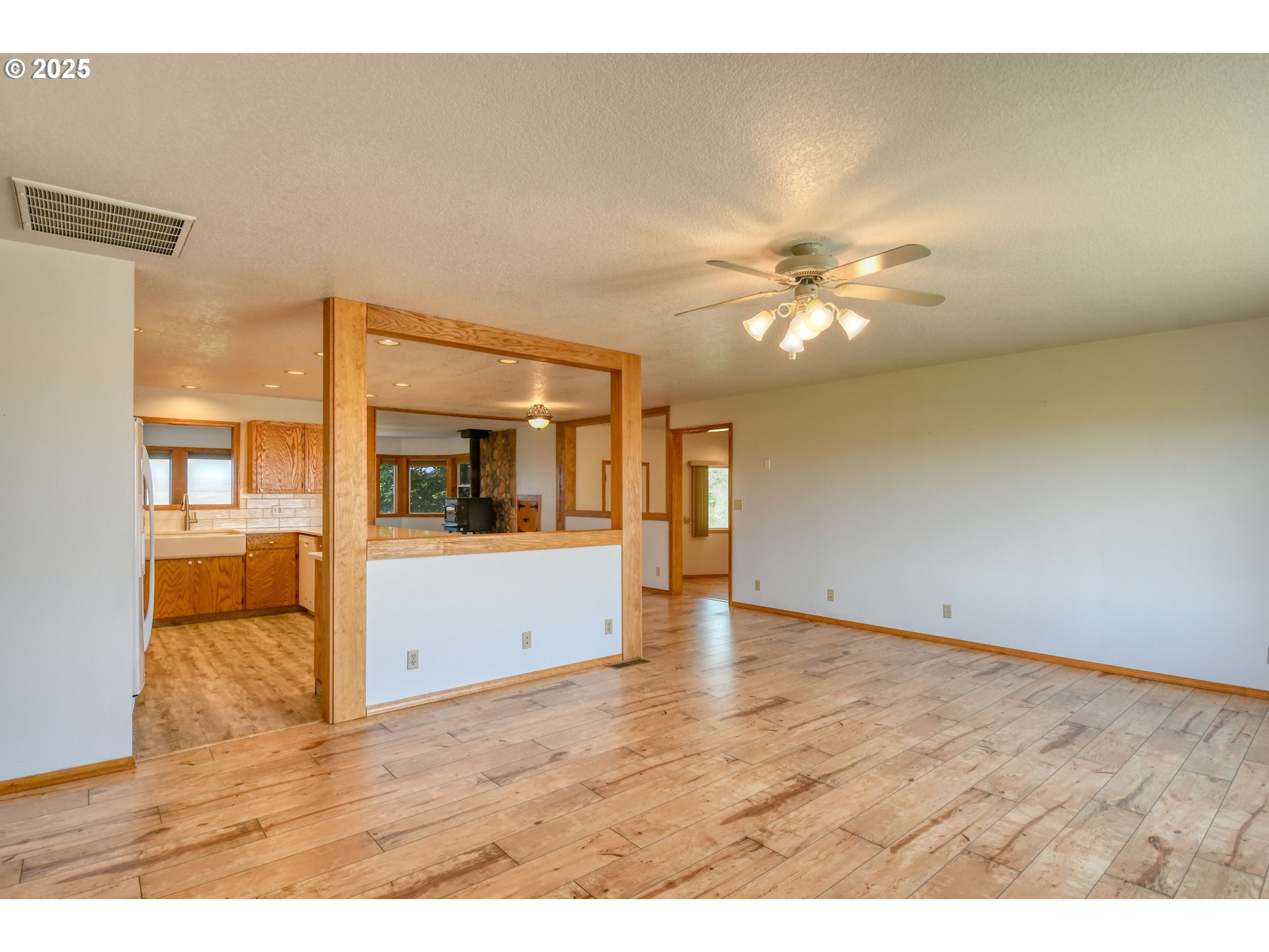 Pendleton, Oregon, 97801, United States, 3 Bedrooms Bedrooms, ,3 BathroomsBathrooms,Residential,For Sale,1891177