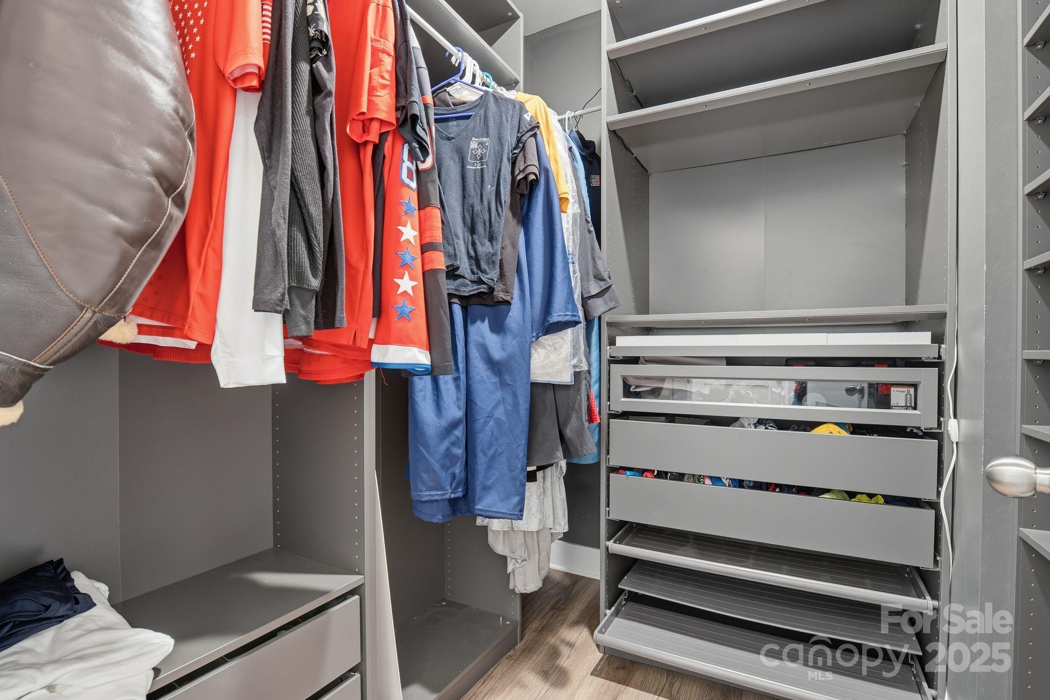 Huntersville, North Carolina, 28078, United States, 6 Bedrooms Bedrooms, ,5 BathroomsBathrooms,Residential,For Sale,1988370