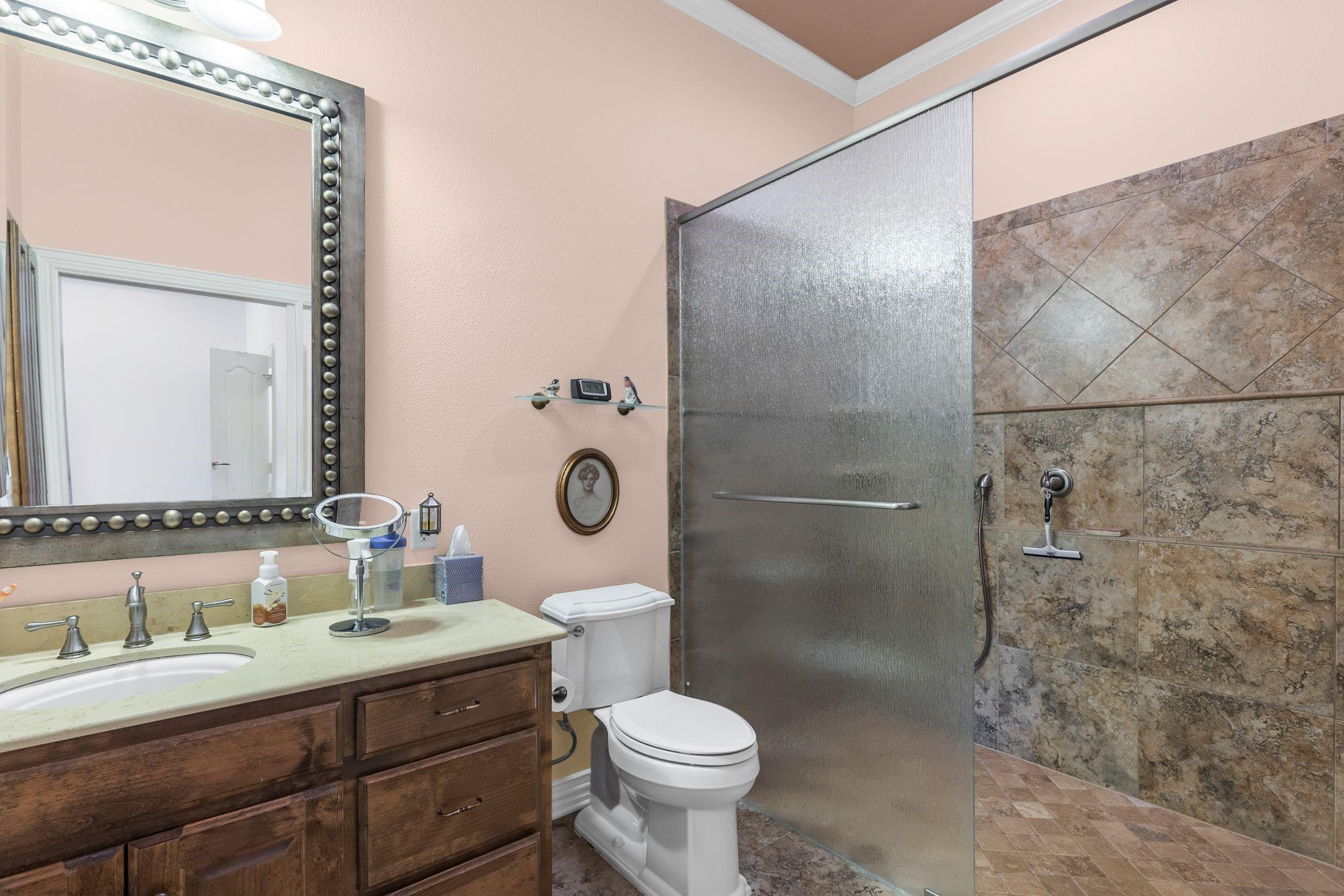 Caddo Mills, Texas, 75135, United States, 4 Bedrooms Bedrooms, ,5 BathroomsBathrooms,Residential,For Sale,1984290