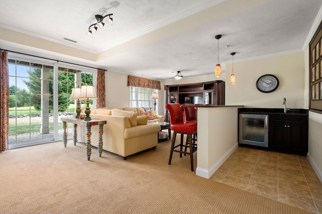 Topsfield, Massachusetts, 01983, United States, 3 Bedrooms Bedrooms, ,4 BathroomsBathrooms,Residential,For Sale,1919472