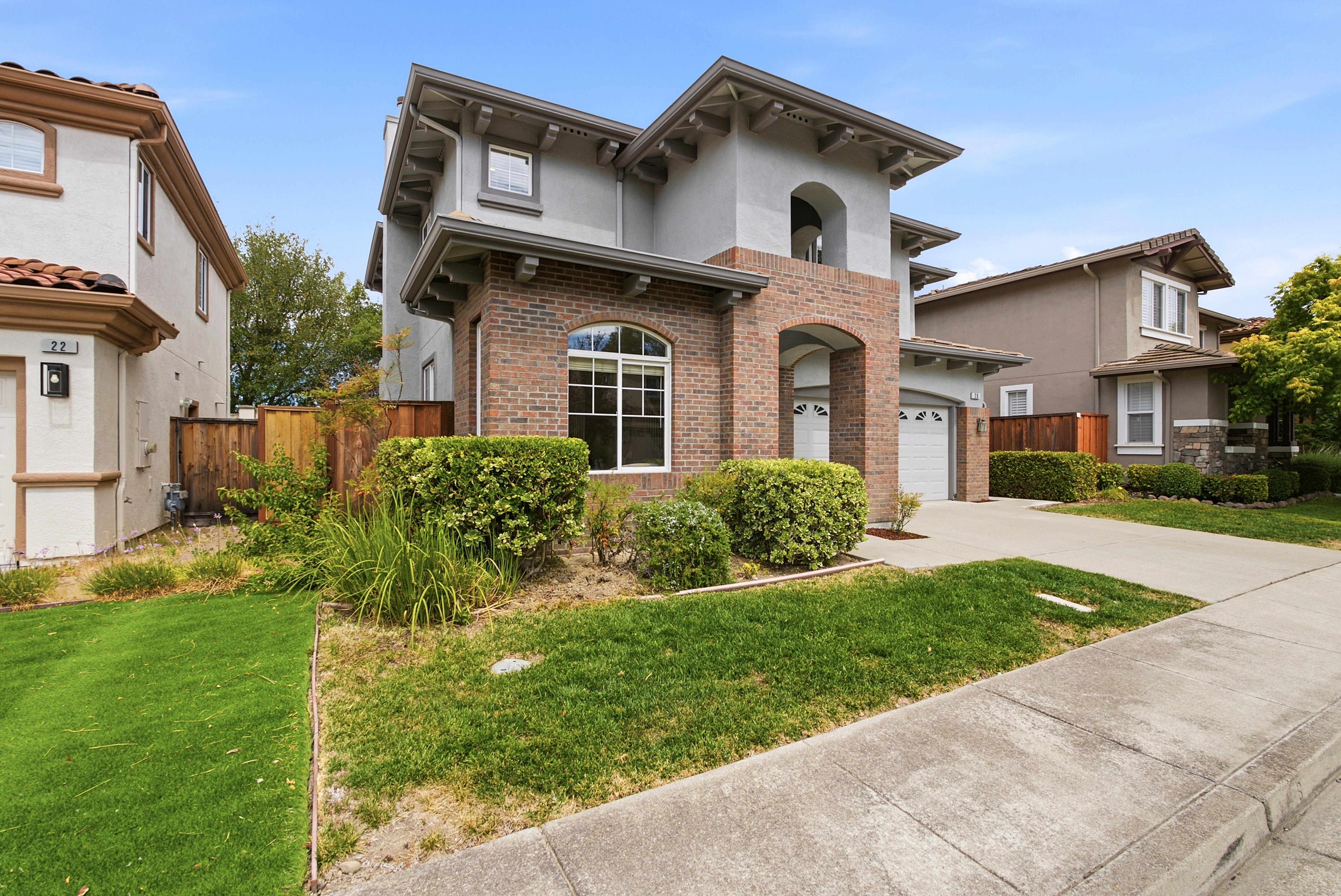  Beautifully Updated Henry Ranch Home with Scenic Views and Modern Comfort - 物件實景