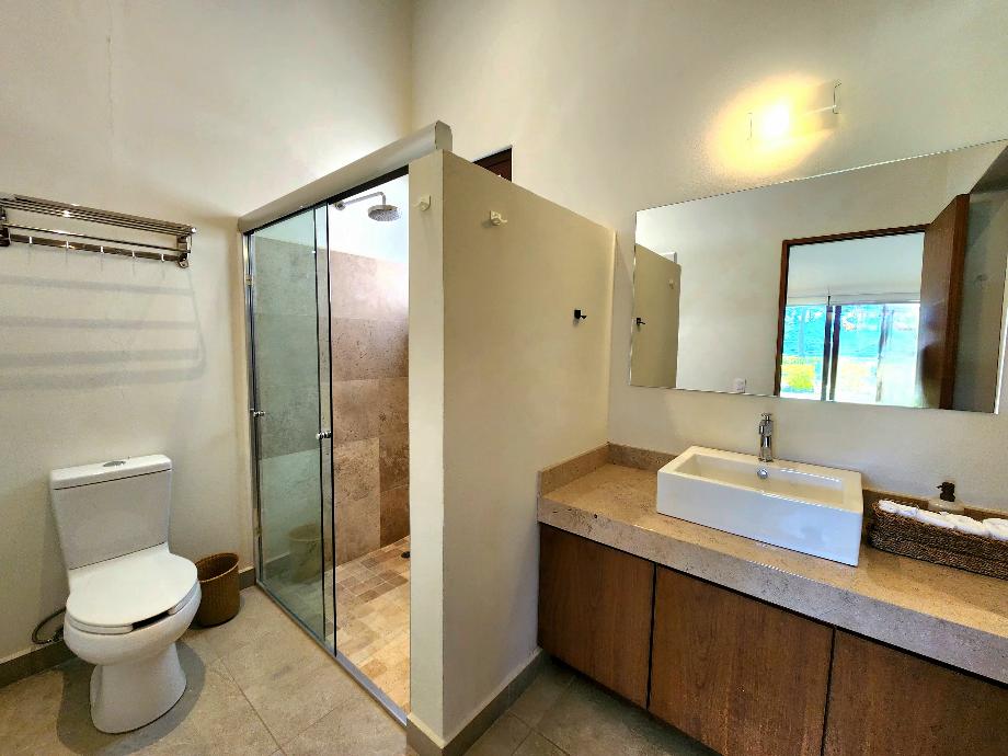 Valle de Bravo, Estado de México, 51200, Mexico, 4 Bedrooms Bedrooms, ,5 BathroomsBathrooms,Residential,For Sale,1917962