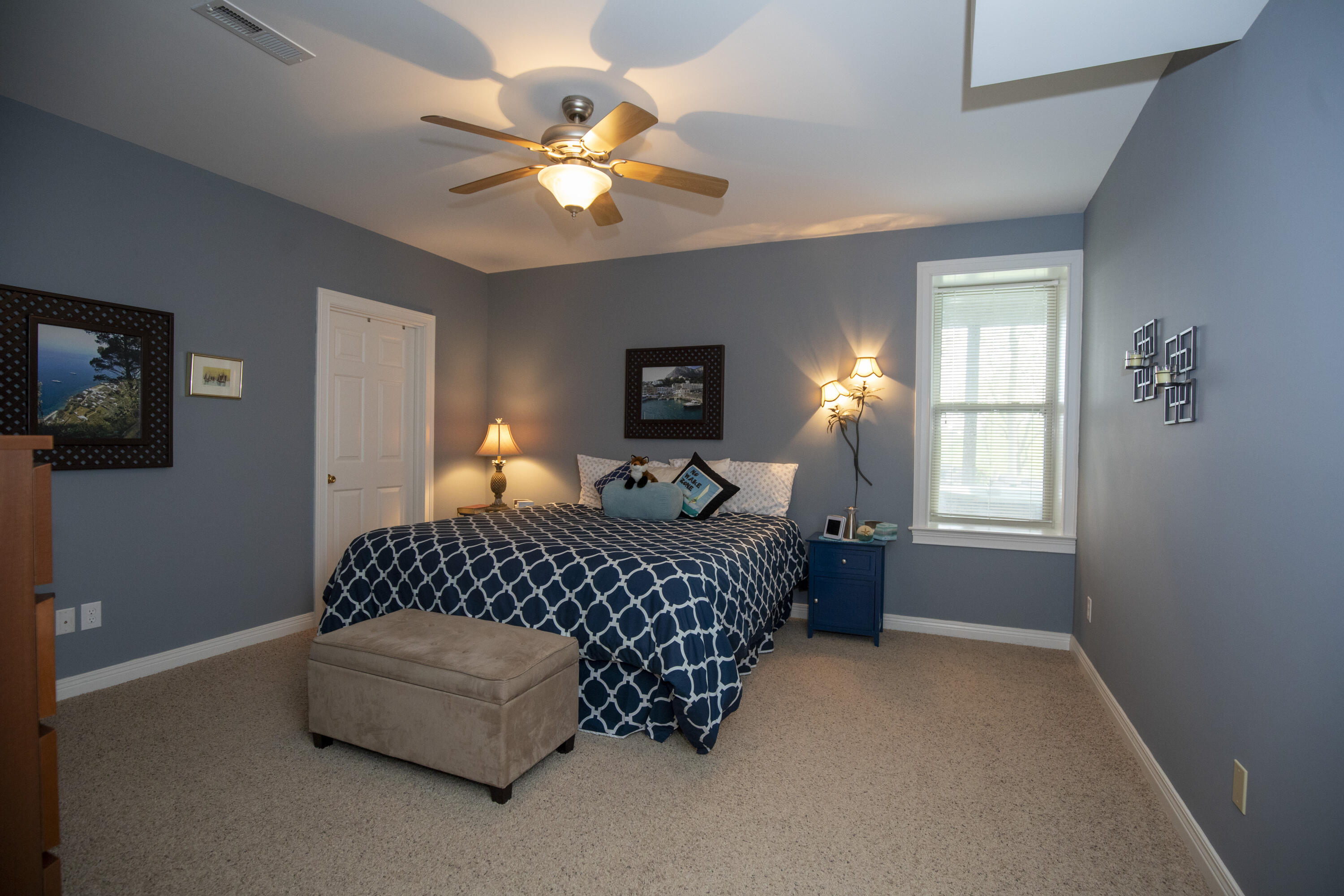 Harrodsburg, Kentucky, 40330, United States, 5 Bedrooms Bedrooms, ,4 BathroomsBathrooms,Residential,For Sale,1826729