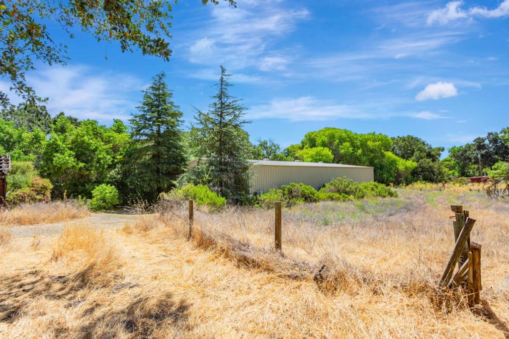 Paicines, California, 95043, United States, 4 Bedrooms Bedrooms, ,2 BathroomsBathrooms,Residential,For Sale,1981055