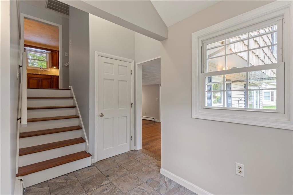 North Smithfield, Rhode Island, 02896, United States, 3 Bedrooms Bedrooms, ,3 BathroomsBathrooms,Residential,For Sale,1870589