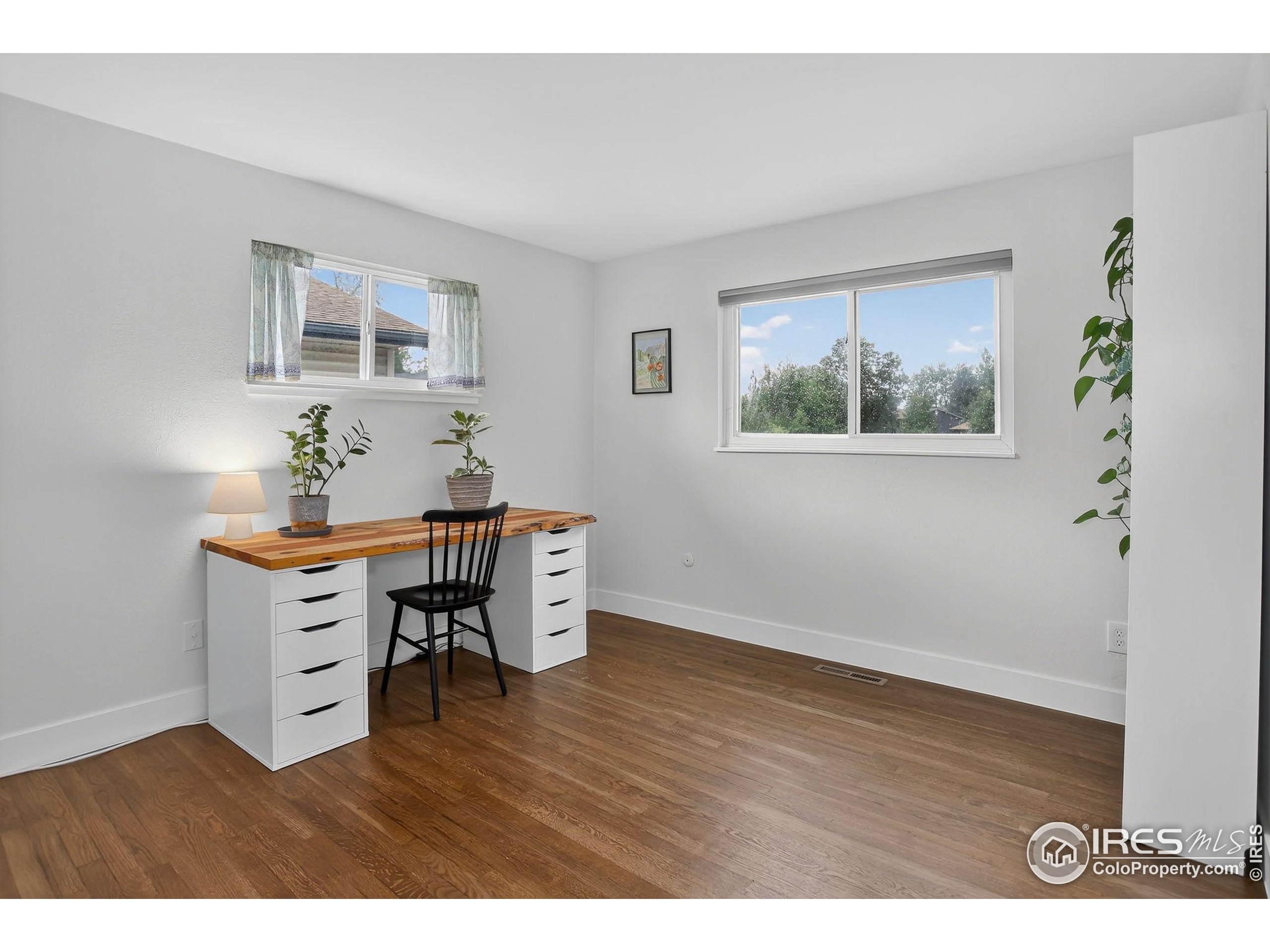 Longmont, Colorado, 80501, United States, 3 Bedrooms Bedrooms, ,2 BathroomsBathrooms,Residential,For Sale,1988284