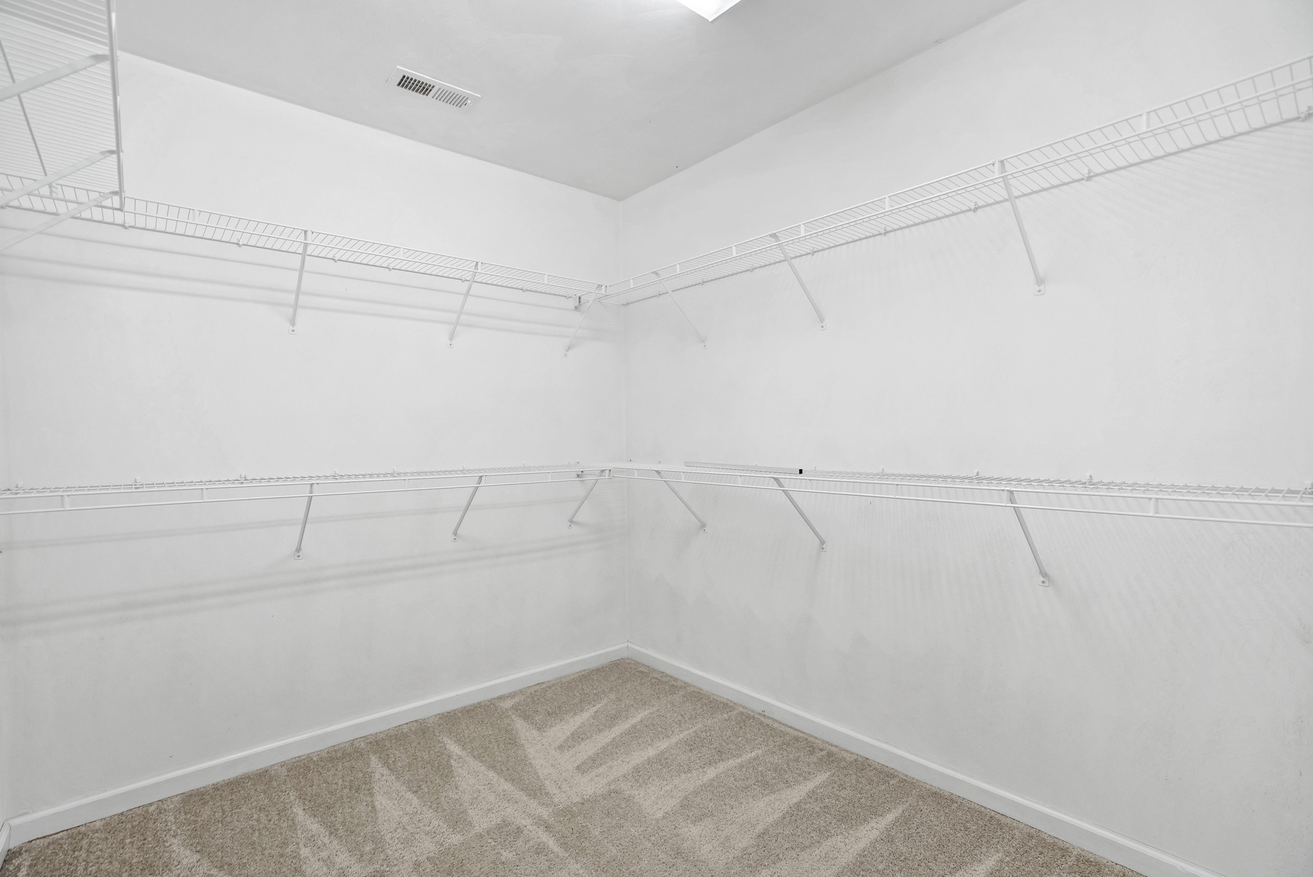  2112 Pretty Lake Avenue, Norfolk, VA, 23518 - 物件實景