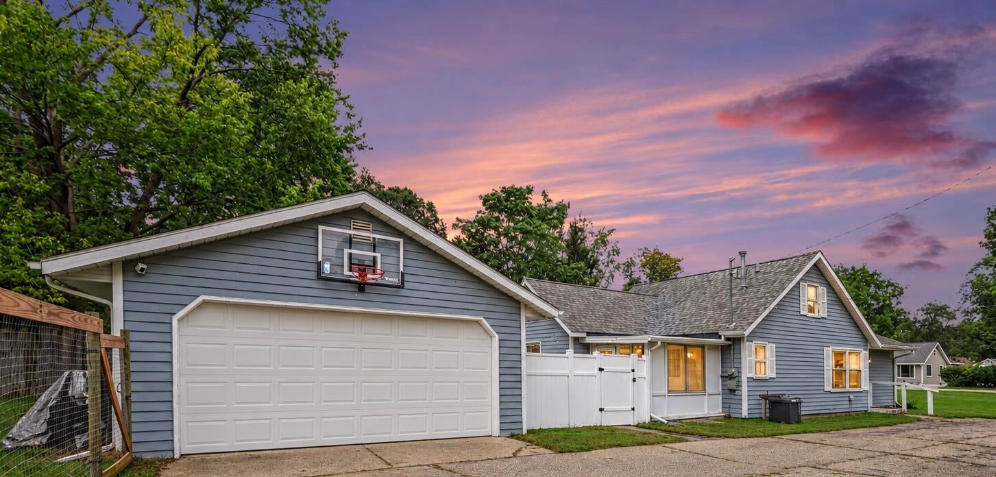 Cherry St, Wayland, MI 49348