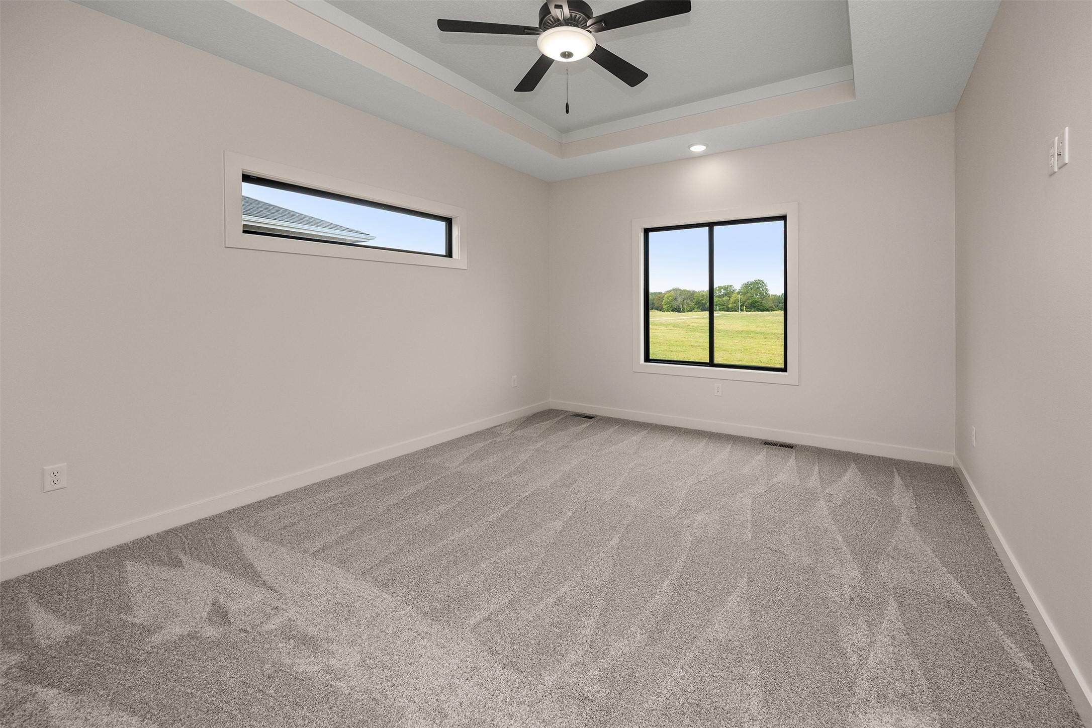 Urbandale, Iowa, 50323, United States, 4 Bedrooms Bedrooms, ,3 BathroomsBathrooms,Residential,For Sale,1975172