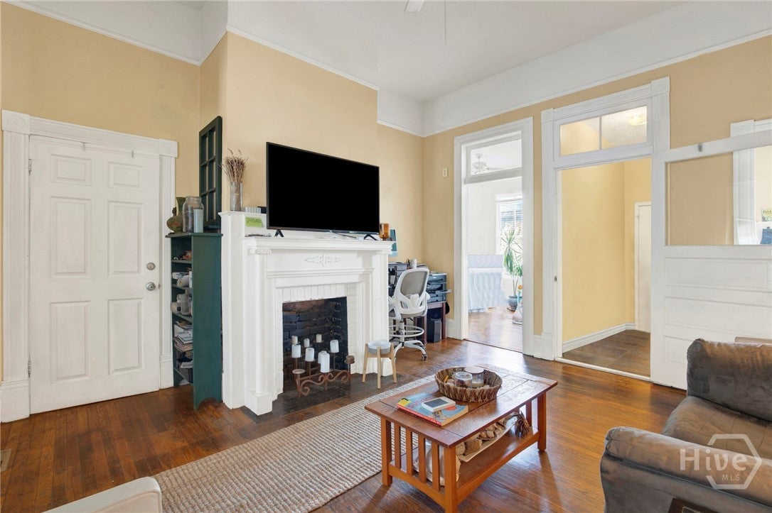 Savannah, Georgia, 31401, United States, 2 Bedrooms Bedrooms, ,3 BathroomsBathrooms,Residential,For Sale,2031134