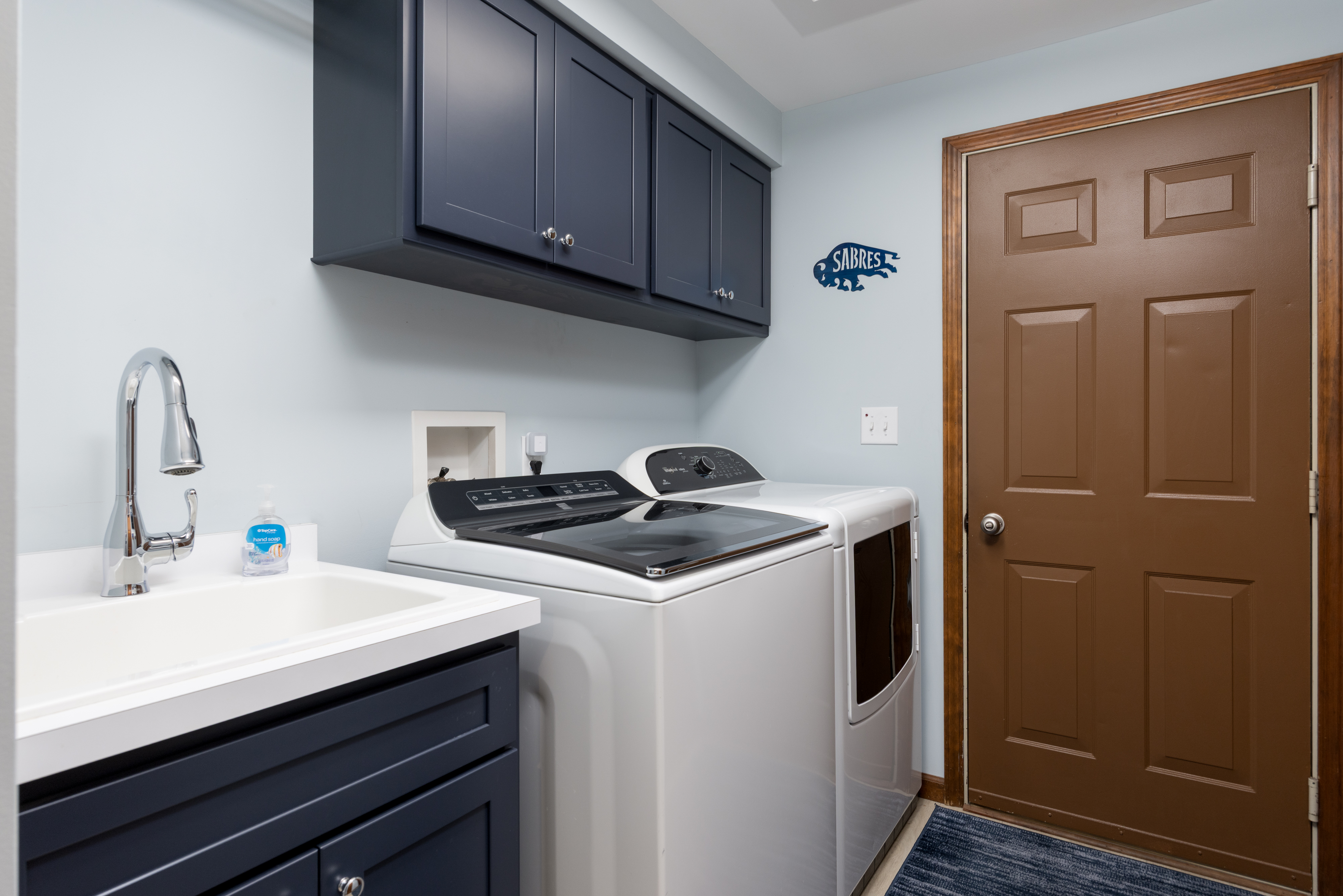  Beautifully Updated 3 Bedroom Colonial in Orchard Park - 物件實景