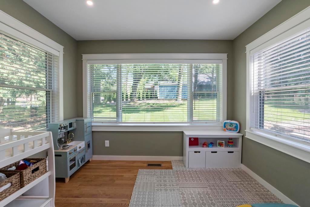 Harbor Springs, Michigan, 49740, United States, 4 Bedrooms Bedrooms, ,3 BathroomsBathrooms,Residential,For Sale,1889979