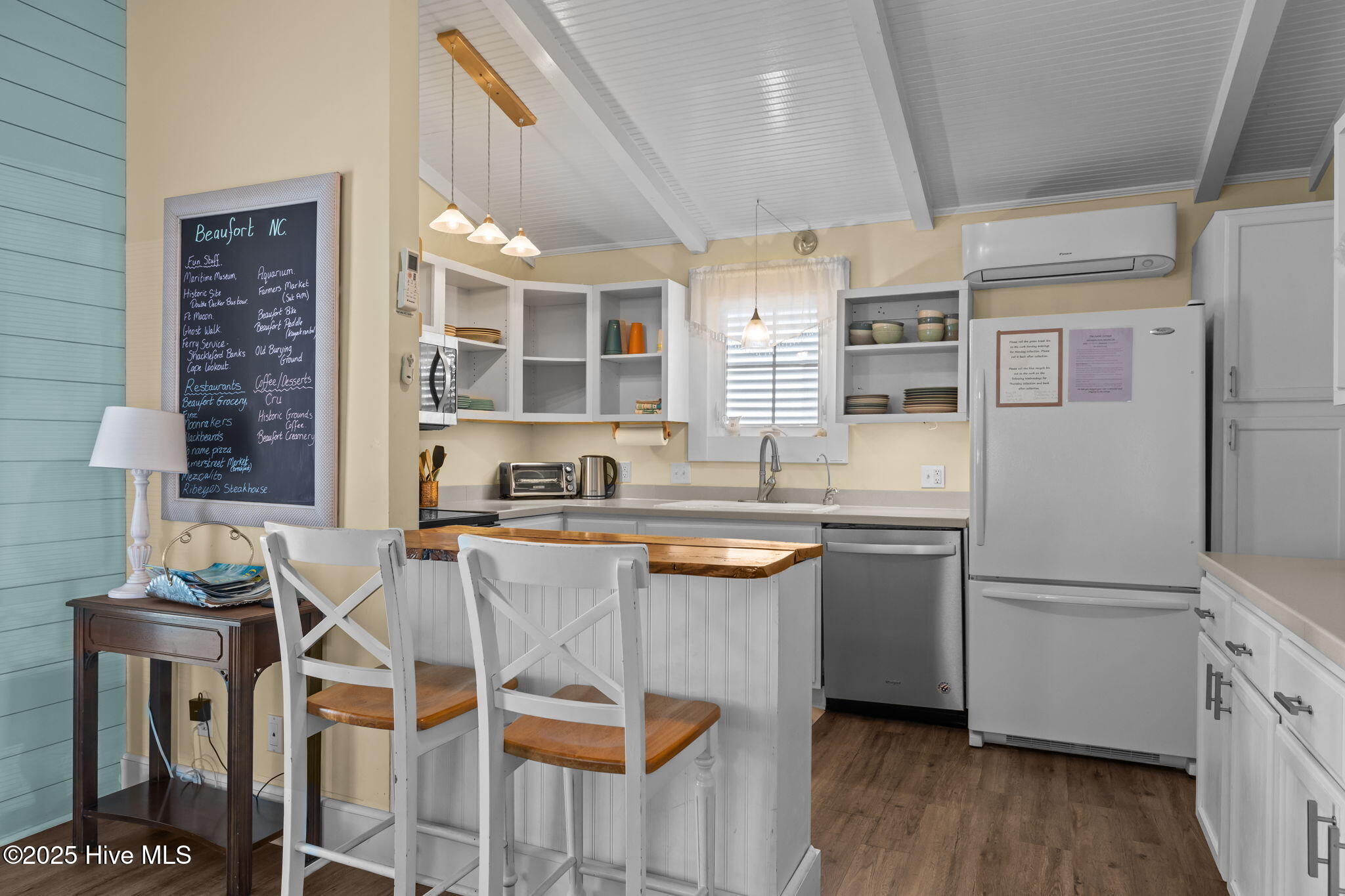 Beaufort, North Carolina, 28516, United States, 3 Bedrooms Bedrooms, ,2 BathroomsBathrooms,Residential,For Sale,1994463