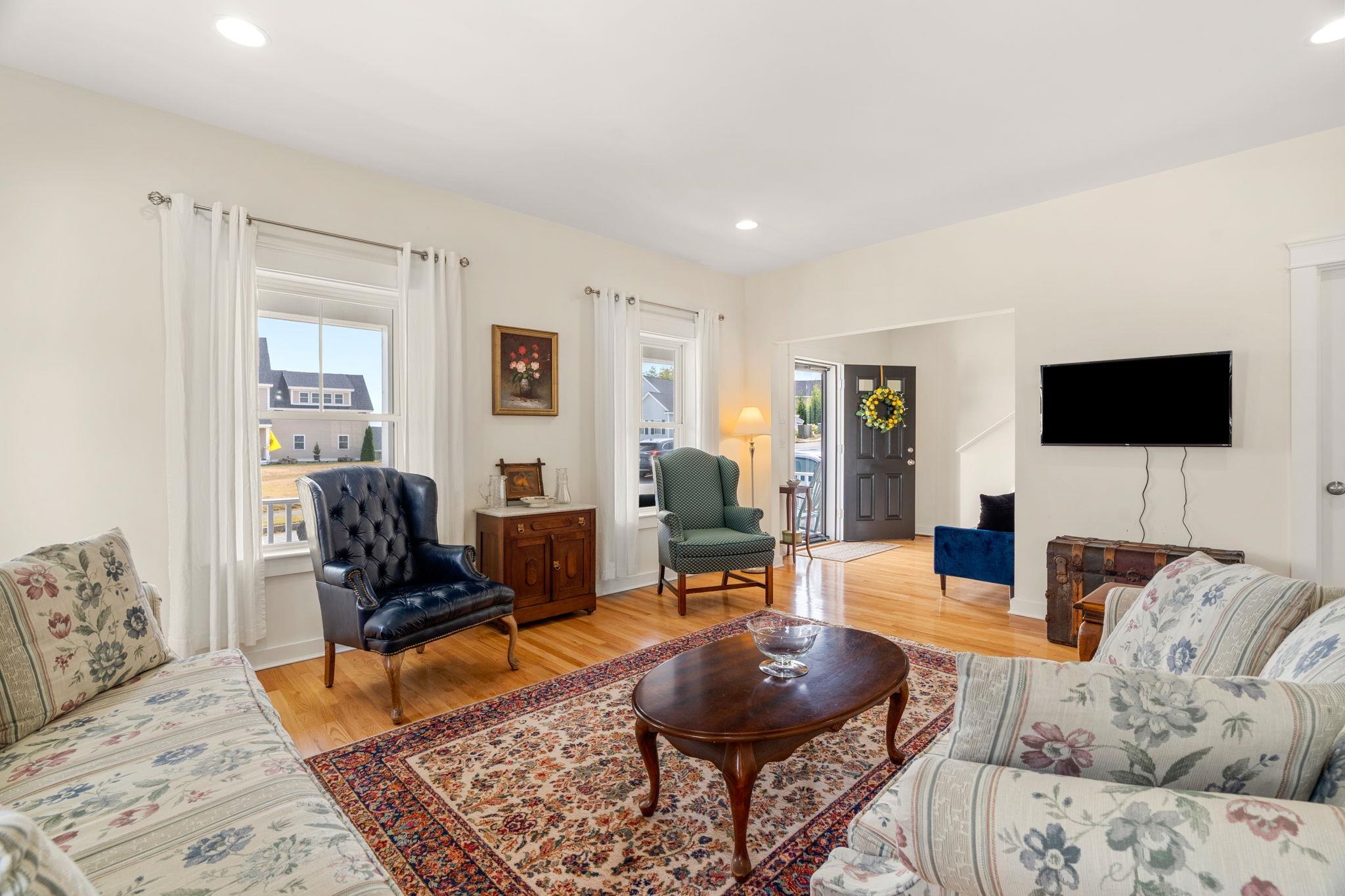 Rochester, New Hampshire, 03867, United States, 3 Bedrooms Bedrooms, ,3 BathroomsBathrooms,Residential,For Sale,1942265
