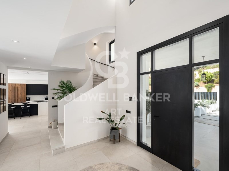 Marbella, Andalusia, ES, 5 Bedrooms Bedrooms, ,6 BathroomsBathrooms,Residential,For Sale,1885569