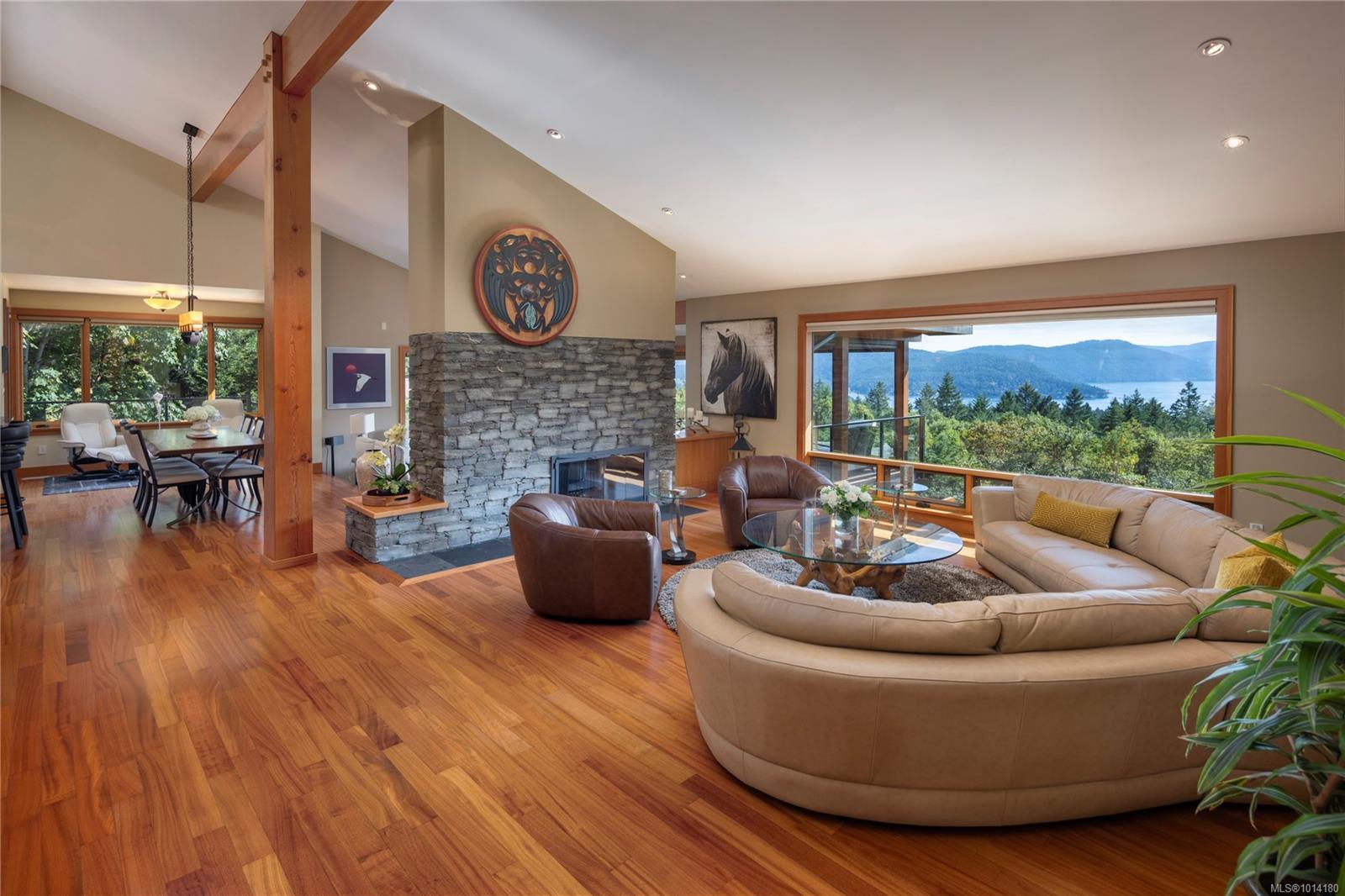 CENTRAL SAANICH, British Columbia, V8M 1S2, CA, 3 Bedrooms Bedrooms, ,Residential,For Sale,1950978