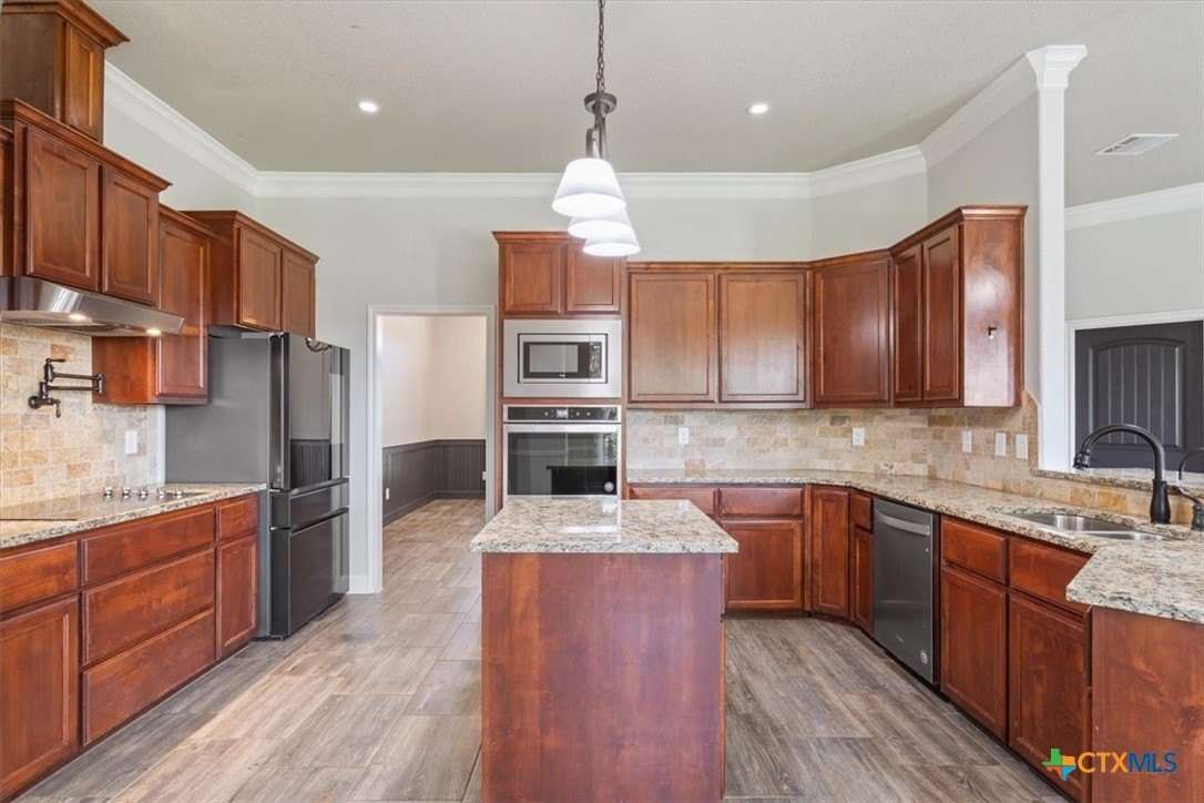 Salado, Texas, 76571, United States, 4 Bedrooms Bedrooms, ,3 BathroomsBathrooms,Residential,For Sale,1978571