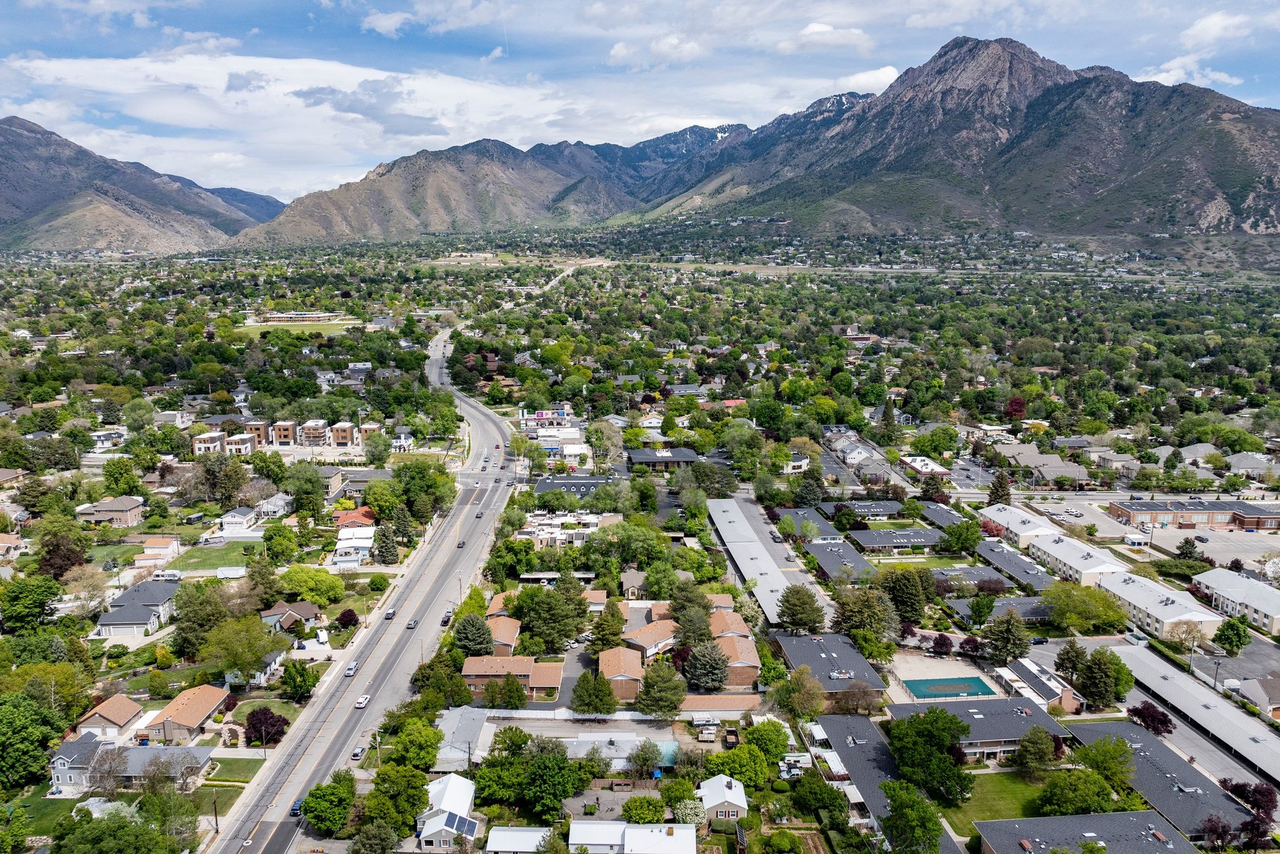  Multifamily Homestead in the Heart of Holladay - 物件實景