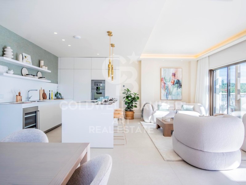 Estepona, Andalusia, ES, 4 Bedrooms Bedrooms, ,3 BathroomsBathrooms,Residential,For Sale,1805041